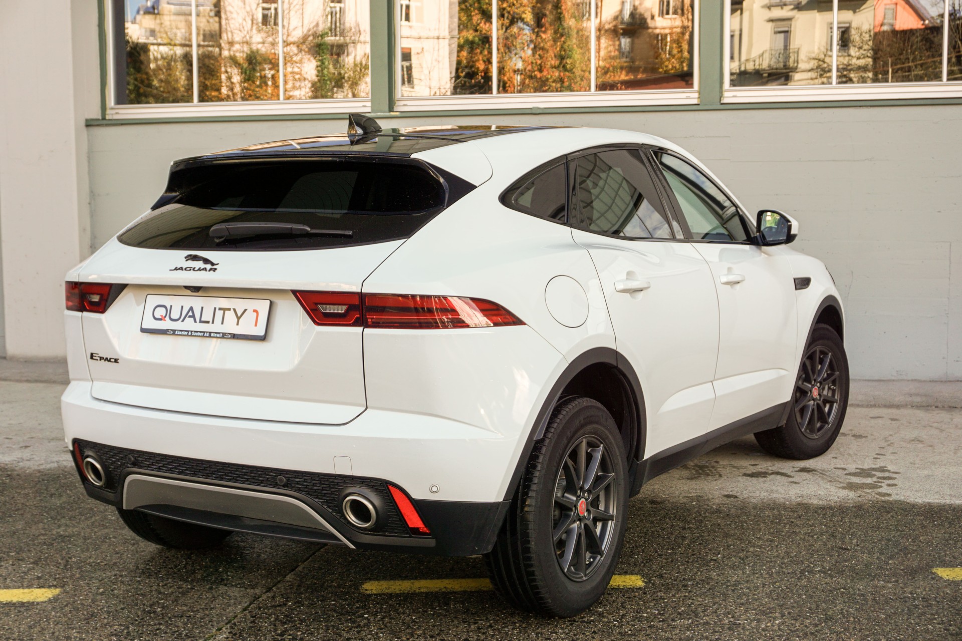 JAGUAR E-Pace 2.0 P200 AWD_102-image-8