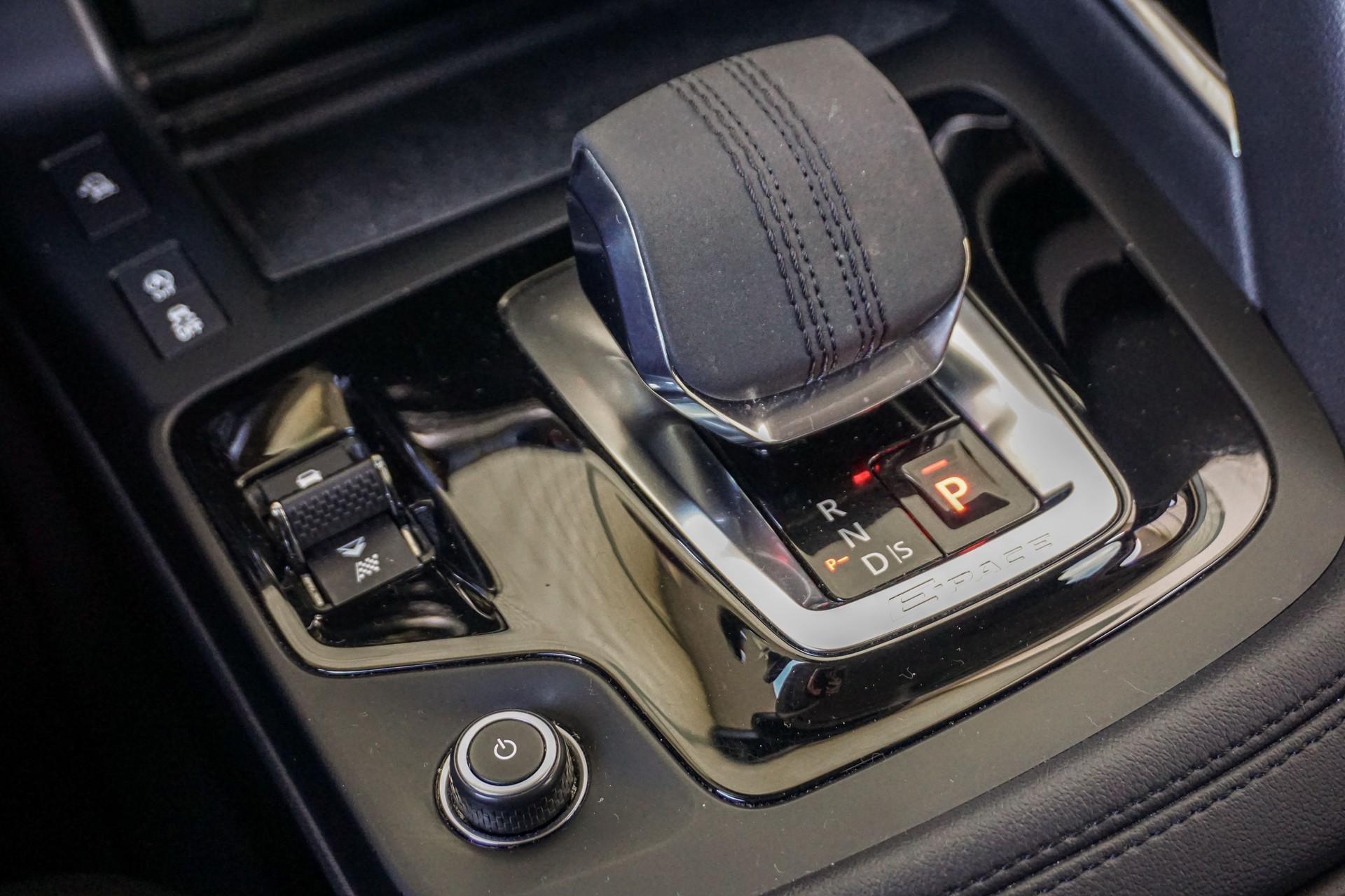 JAGUAR E-Pace 2.0 P200 AWD_102-image-13