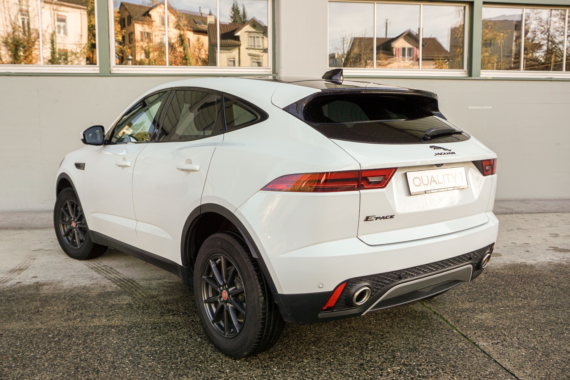 JAGUAR E-Pace 2.0 P200 AWD_102-image-9