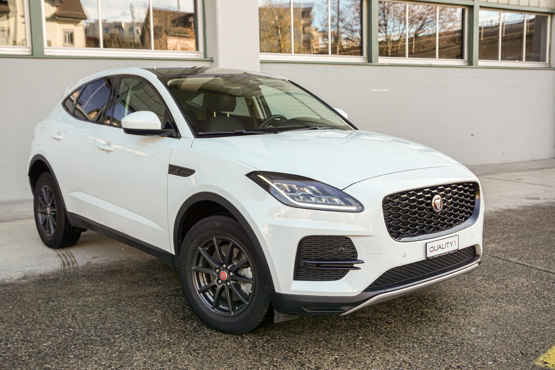 JAGUAR E-Pace 2.0 P200 AWD_102-image-0