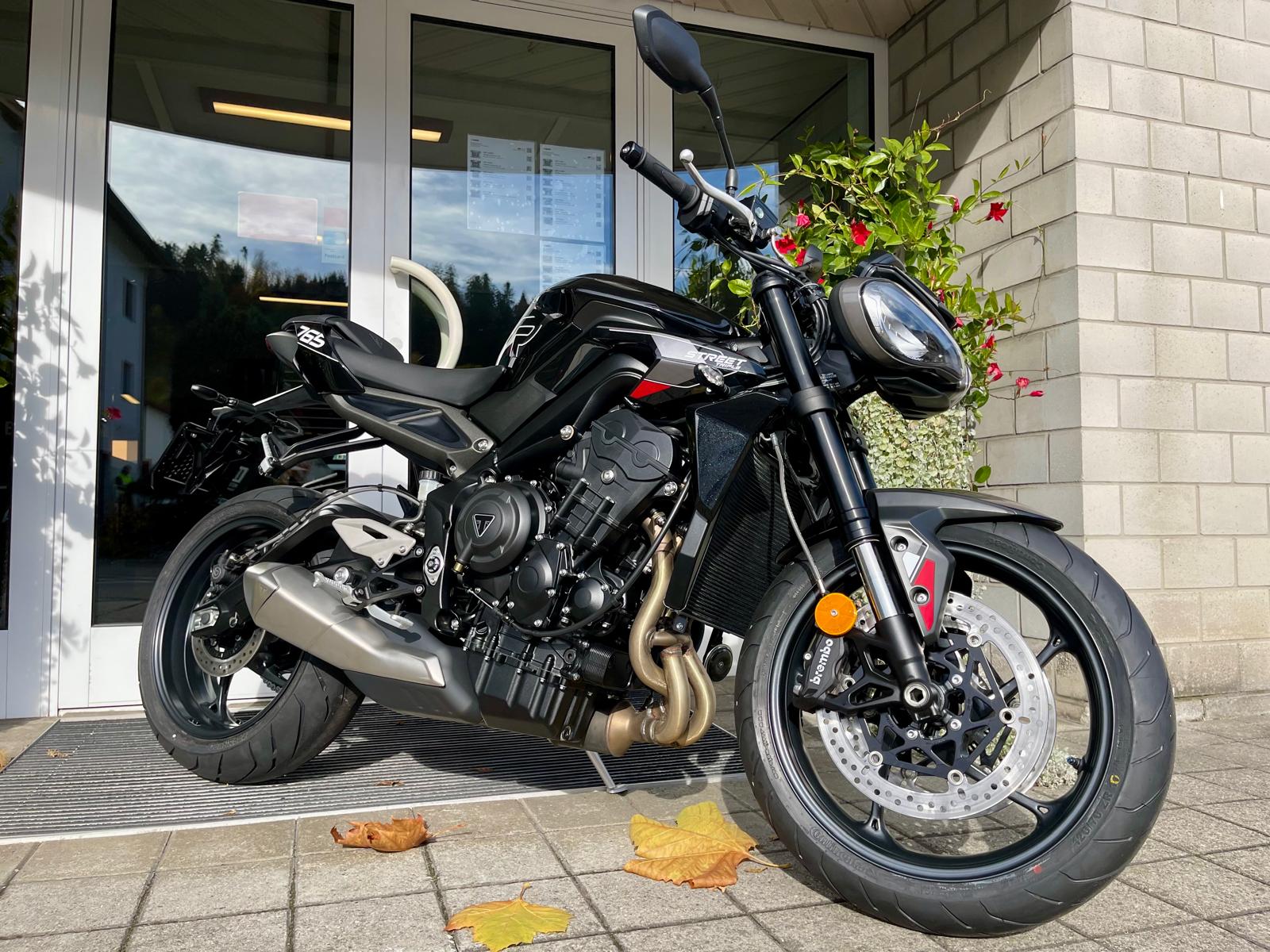 TRIUMPH Street Triple 765 R A2-image-4