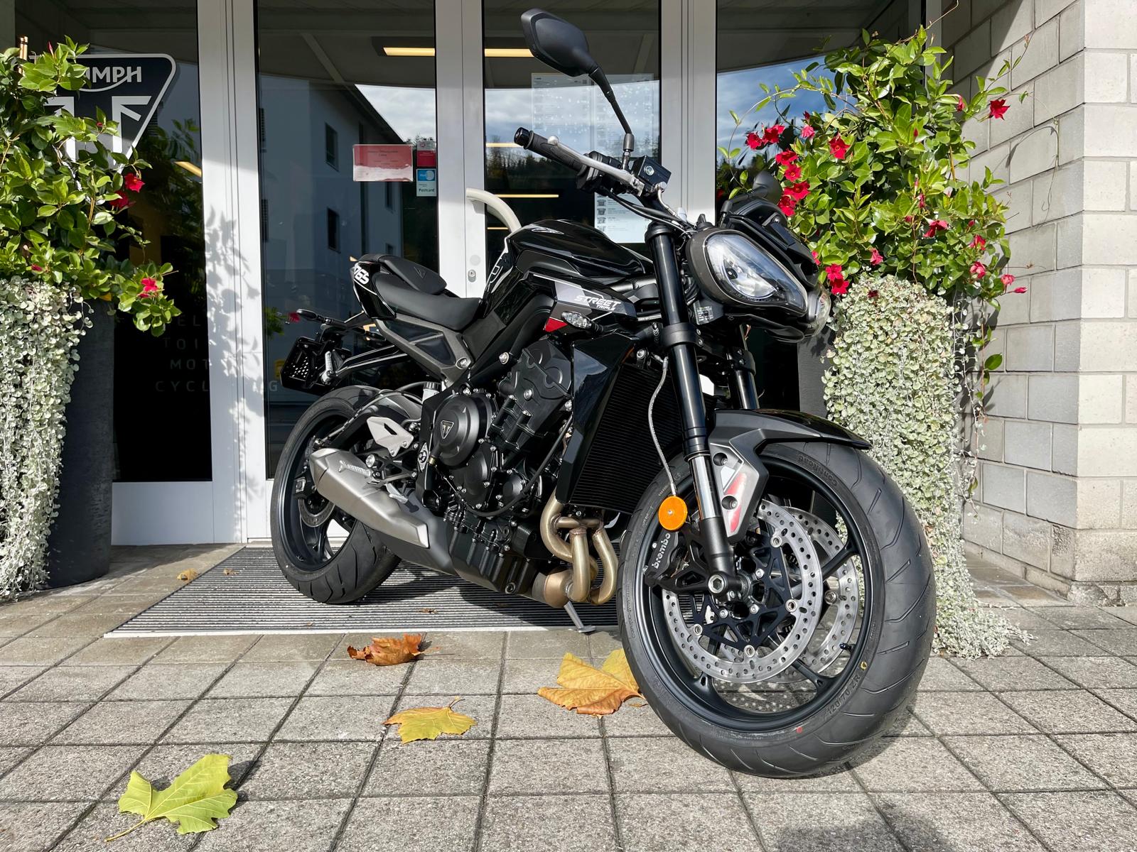 TRIUMPH Street Triple 765 R A2-showroom-element-3
