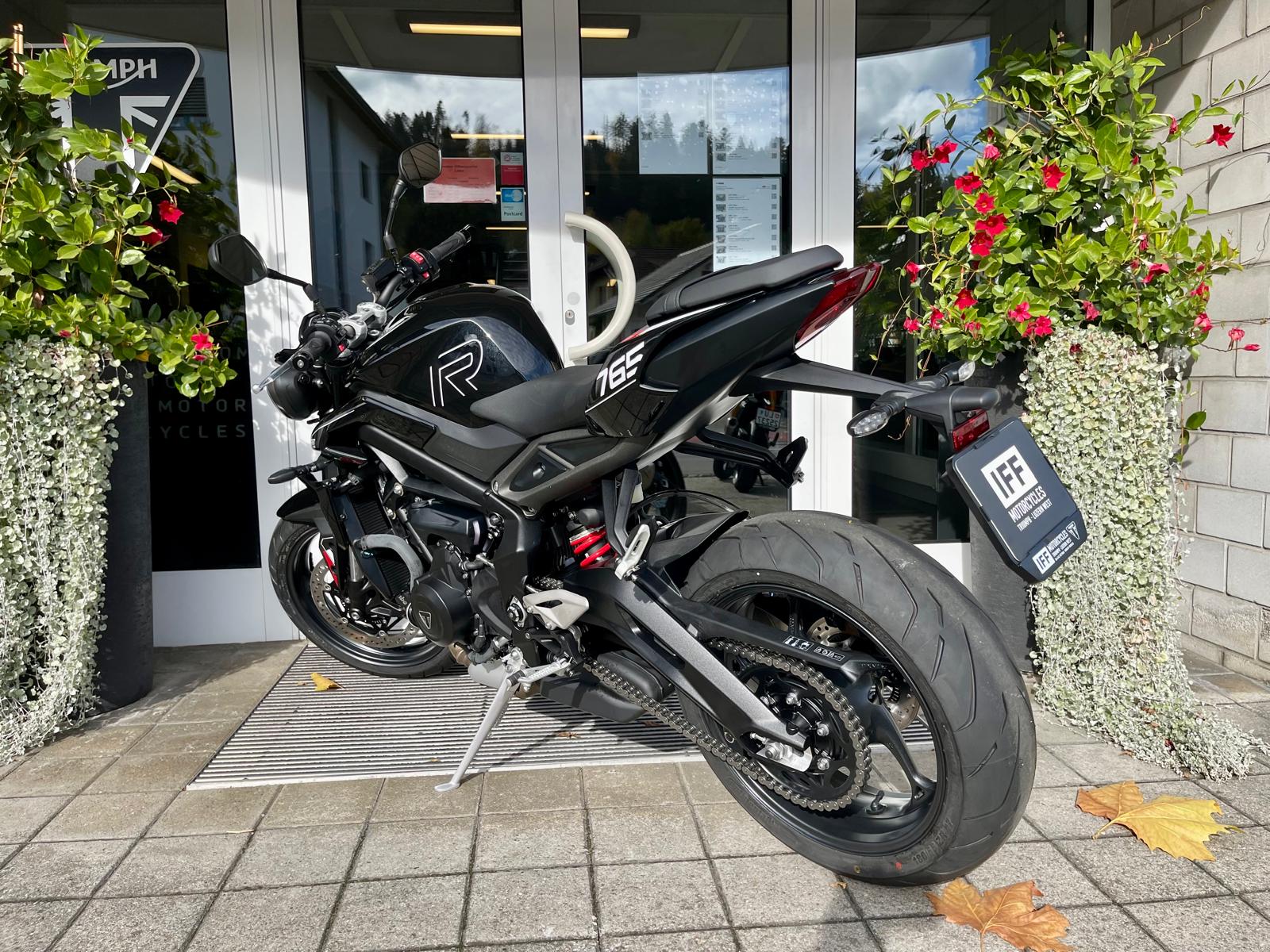TRIUMPH Street Triple 765 R A2-image-11