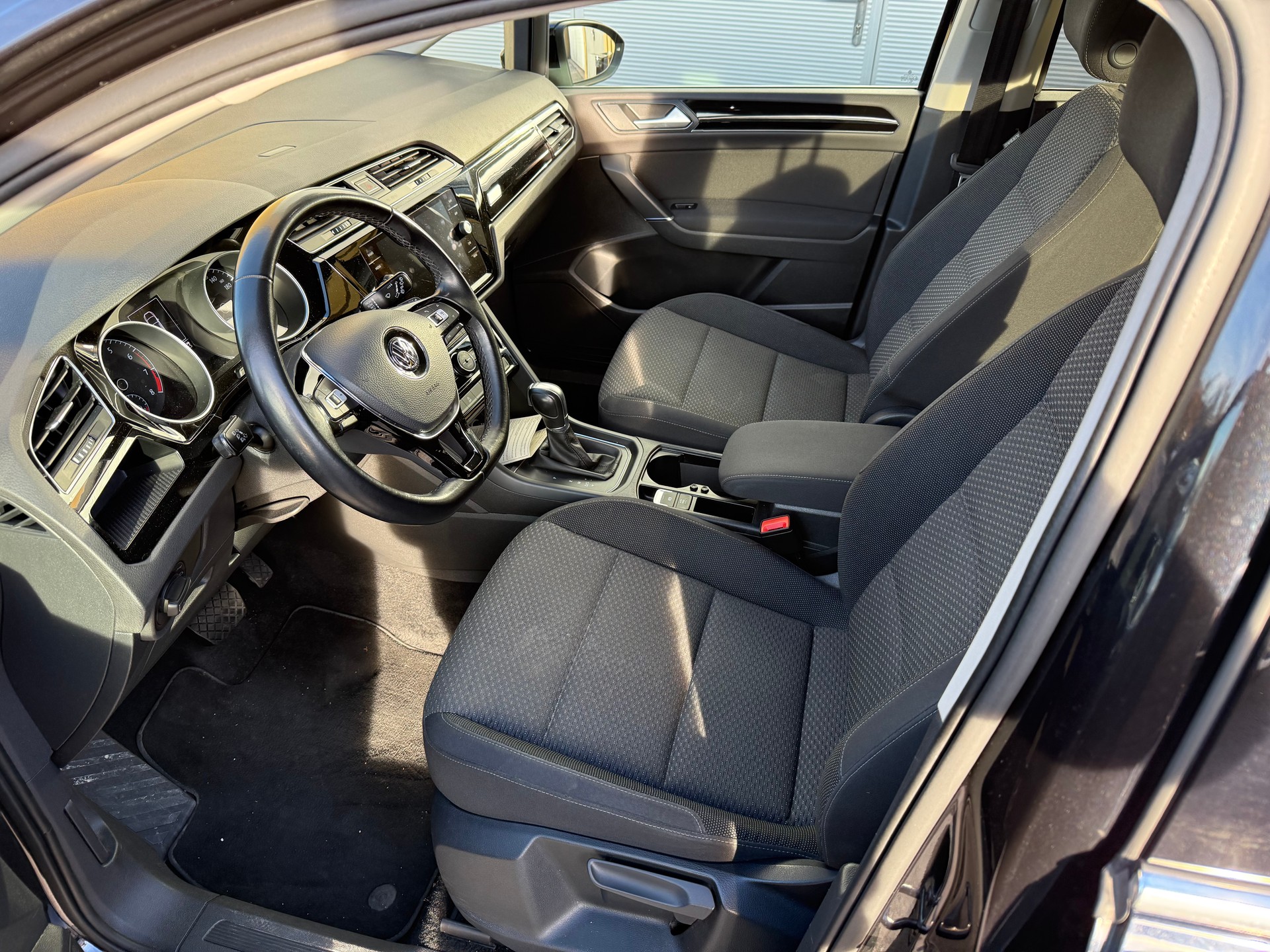 VW Touran 1.4 TSI BlueMotion Technology Family DSG-image-11