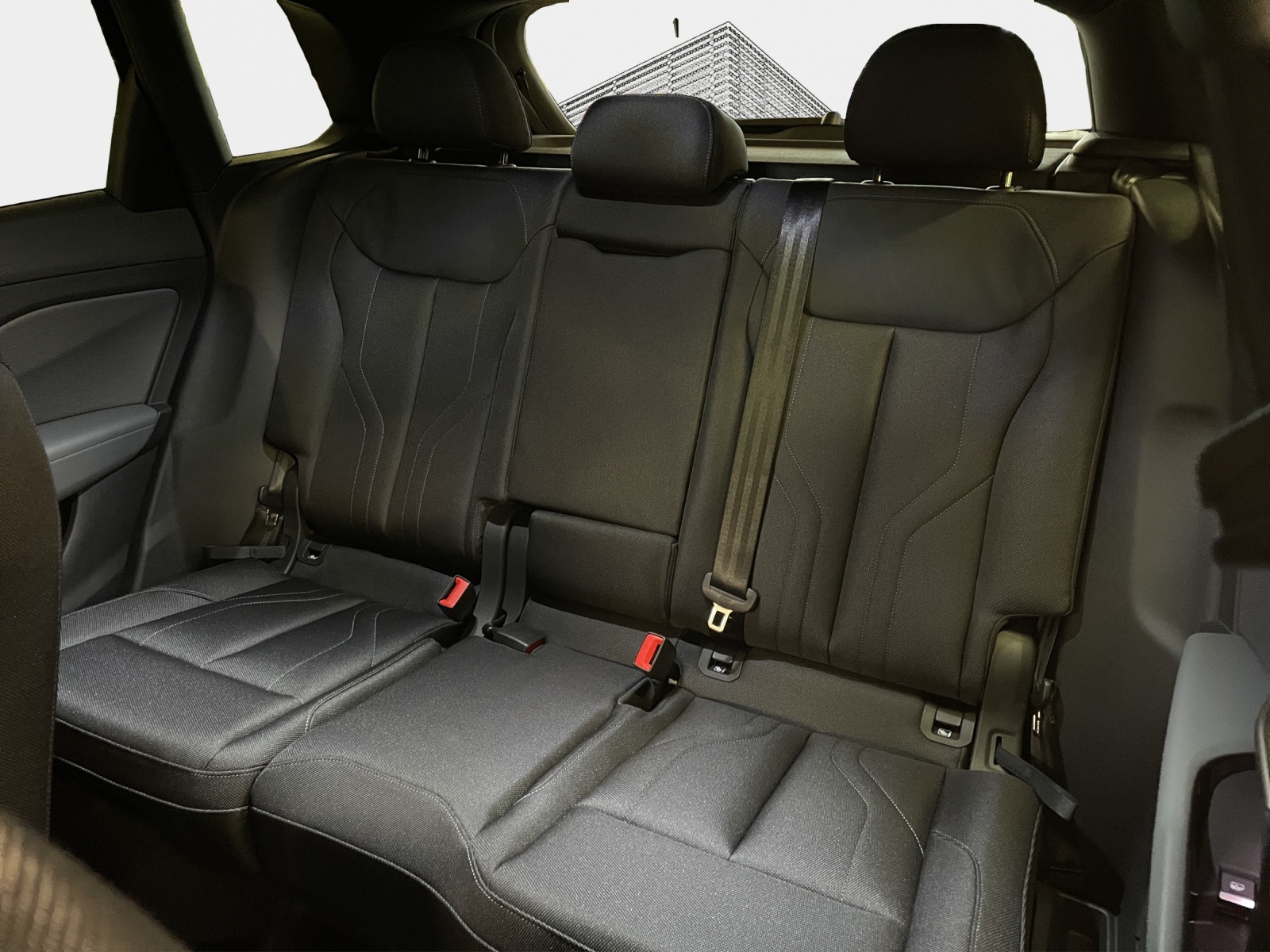 AUDI Q3 SUV 110 kW TFSI S tronic-image-11