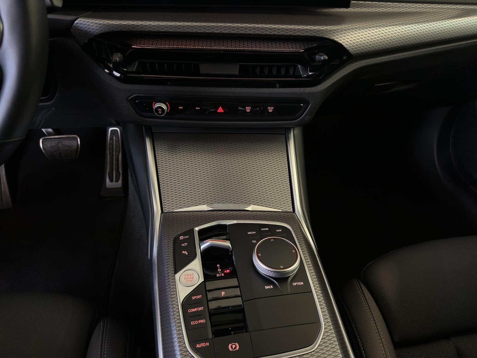 BMW 320d xDrive Touring M Sport-image-13