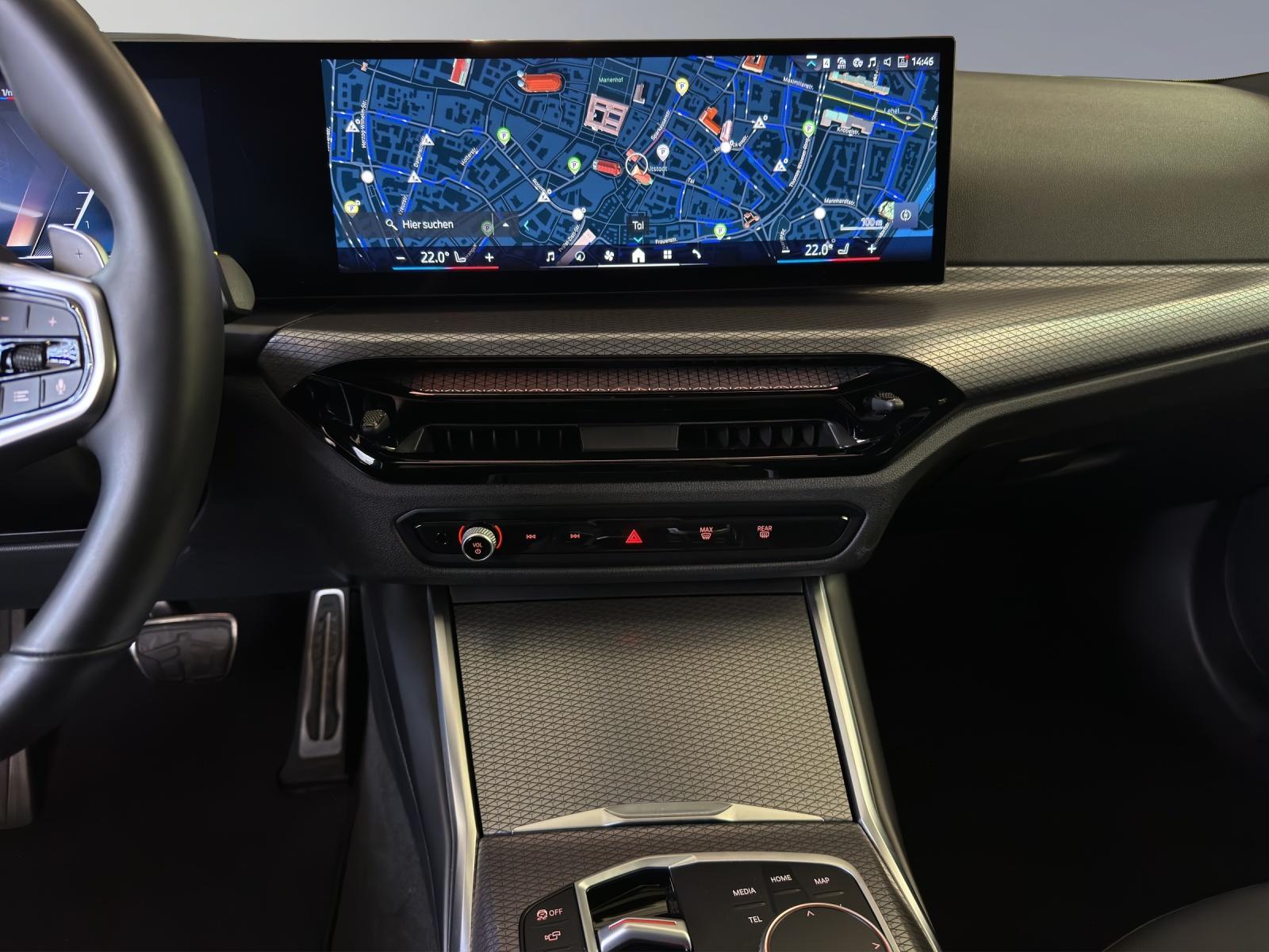 BMW 320d xDrive Touring M Sport-image-12