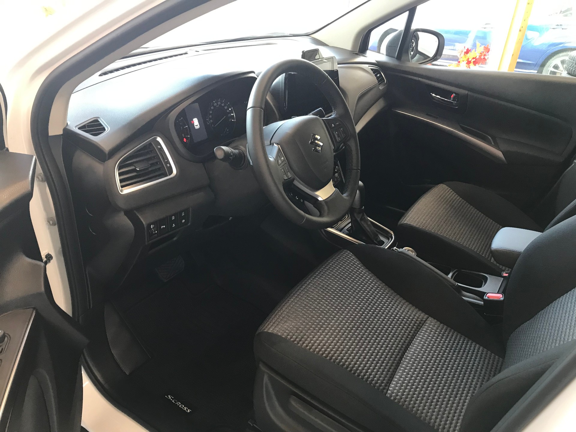 SUZUKI S-Cross 1.4 16V Compact+ MHD 4WD Automatic-image-1