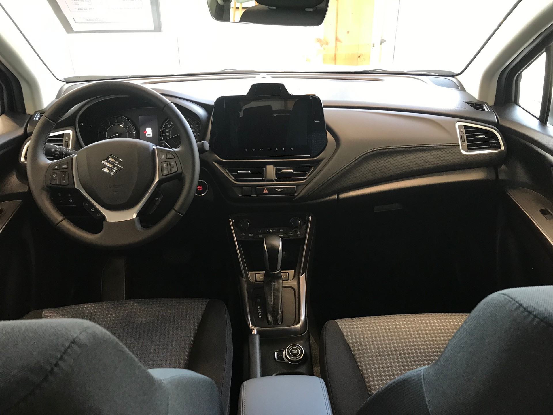 SUZUKI S-Cross 1.4 16V Compact+ MHD 4WD Automatic-image-2