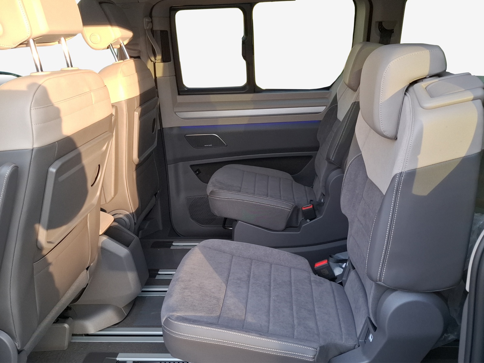 VW Multivan 1.5 eHybrid Life Edition 4Motion DSG-image-11
