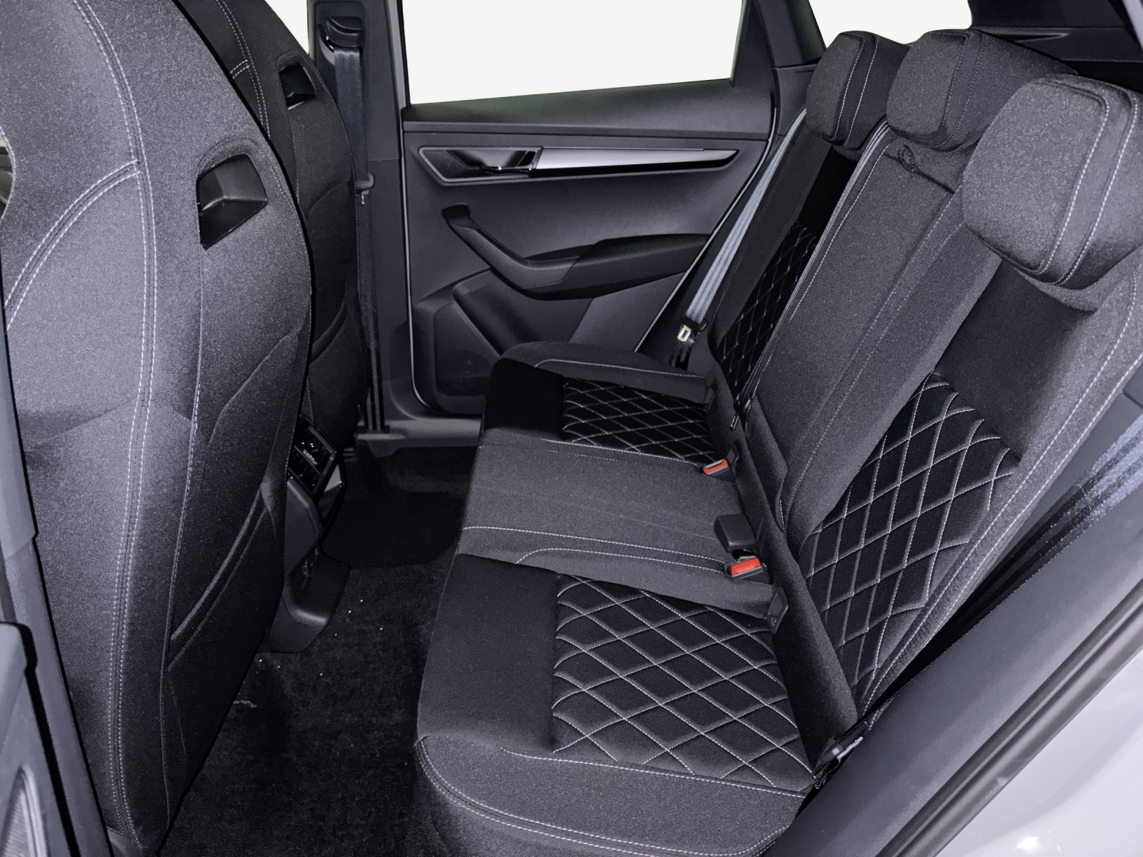 SKODA Karoq 2.0 TSI SportLine 4x4 DSG-image-11