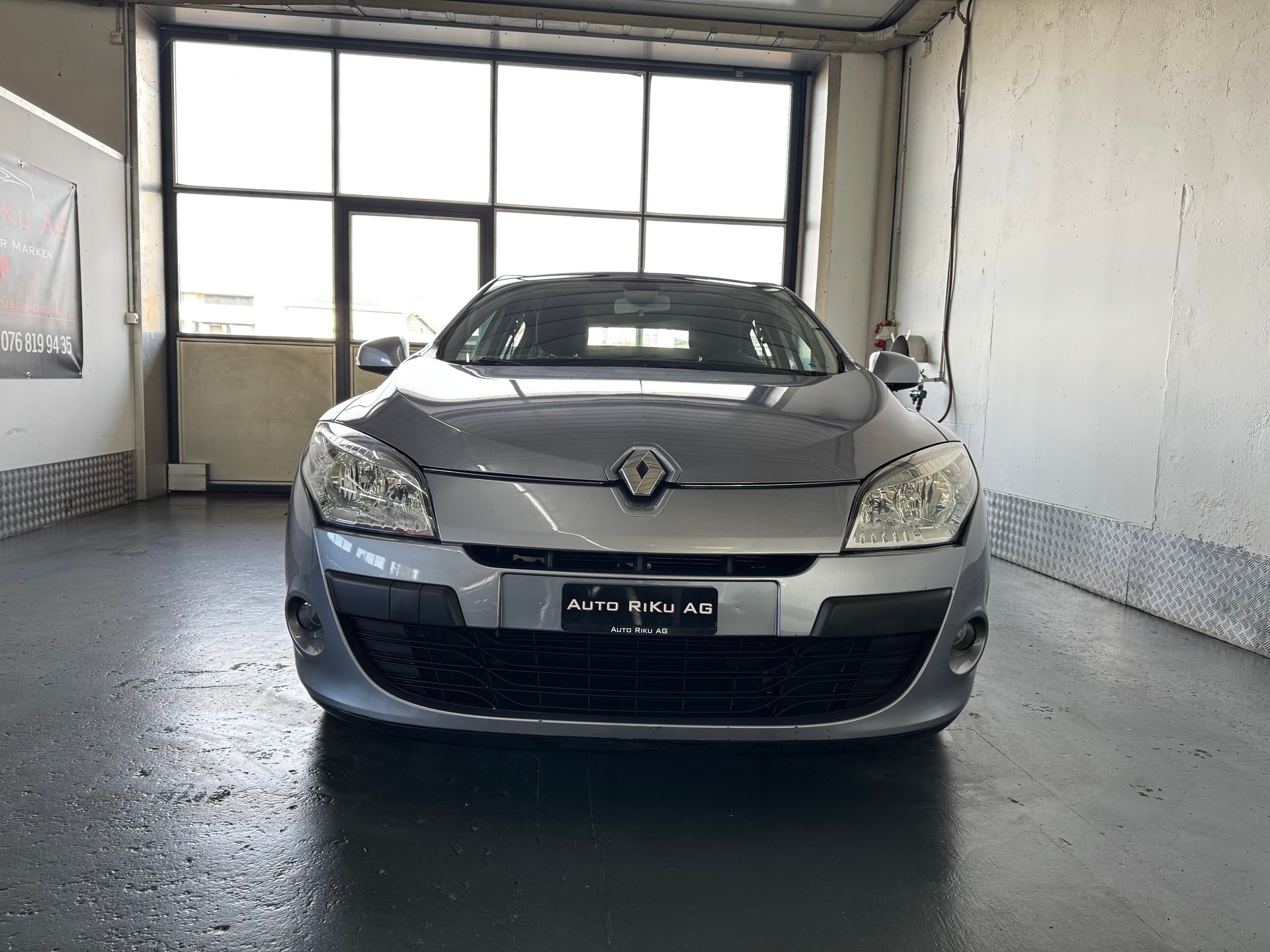 RENAULT Mégane 2.0 16V Dynamique CVT-image-4