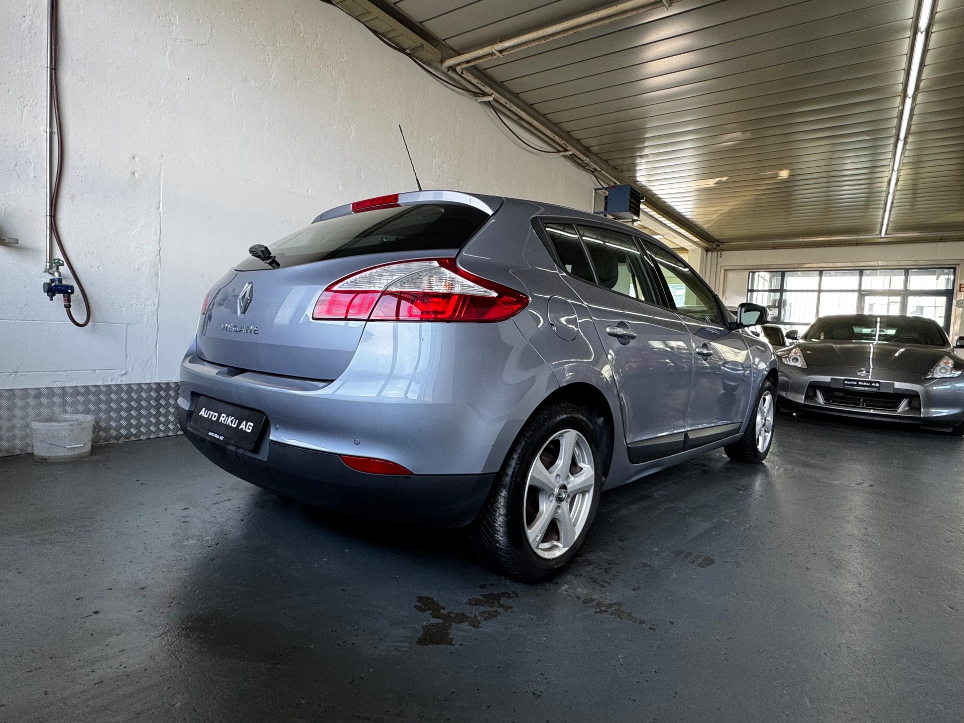 RENAULT Mégane 2.0 16V Dynamique CVT-image-9