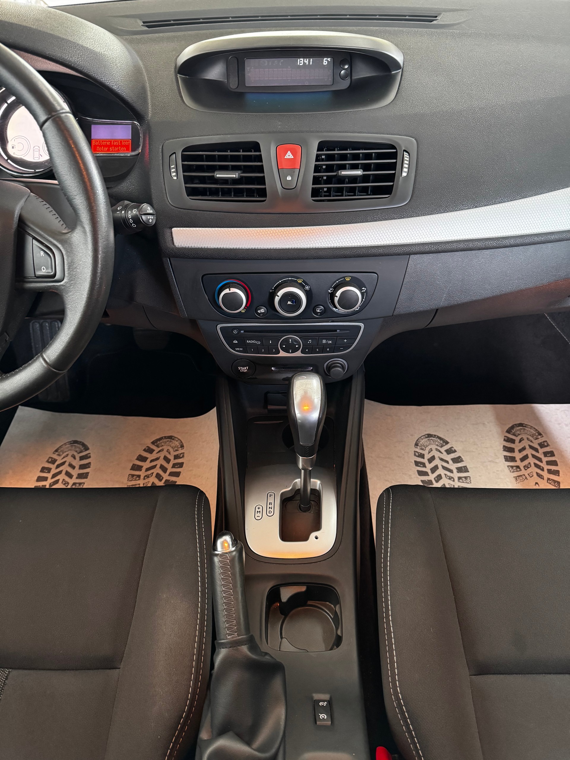 RENAULT Mégane 2.0 16V Dynamique CVT-image-16