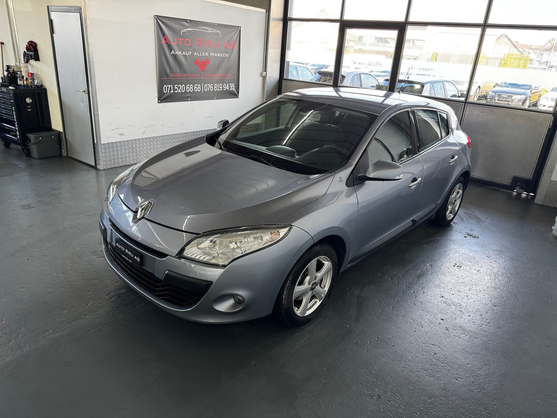 RENAULT Mégane 2.0 16V Dynamique CVT-image-5