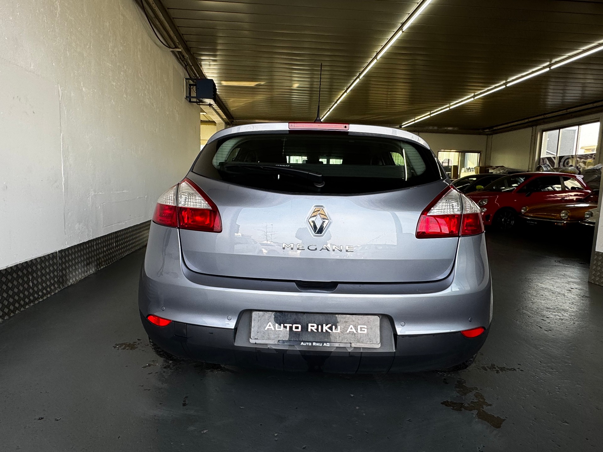 RENAULT Mégane 2.0 16V Dynamique CVT-image-11