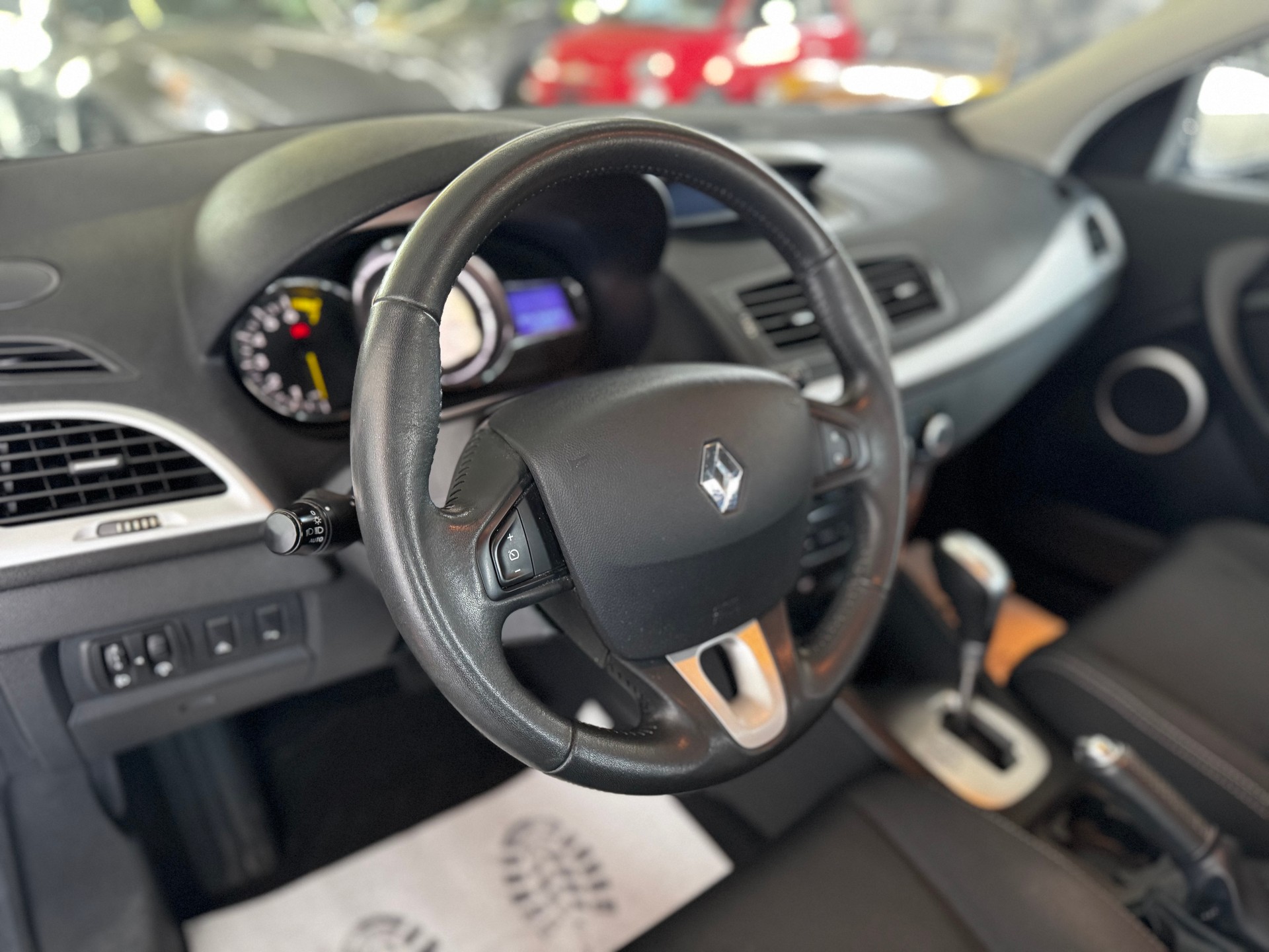 RENAULT Mégane 2.0 16V Dynamique CVT-image-12