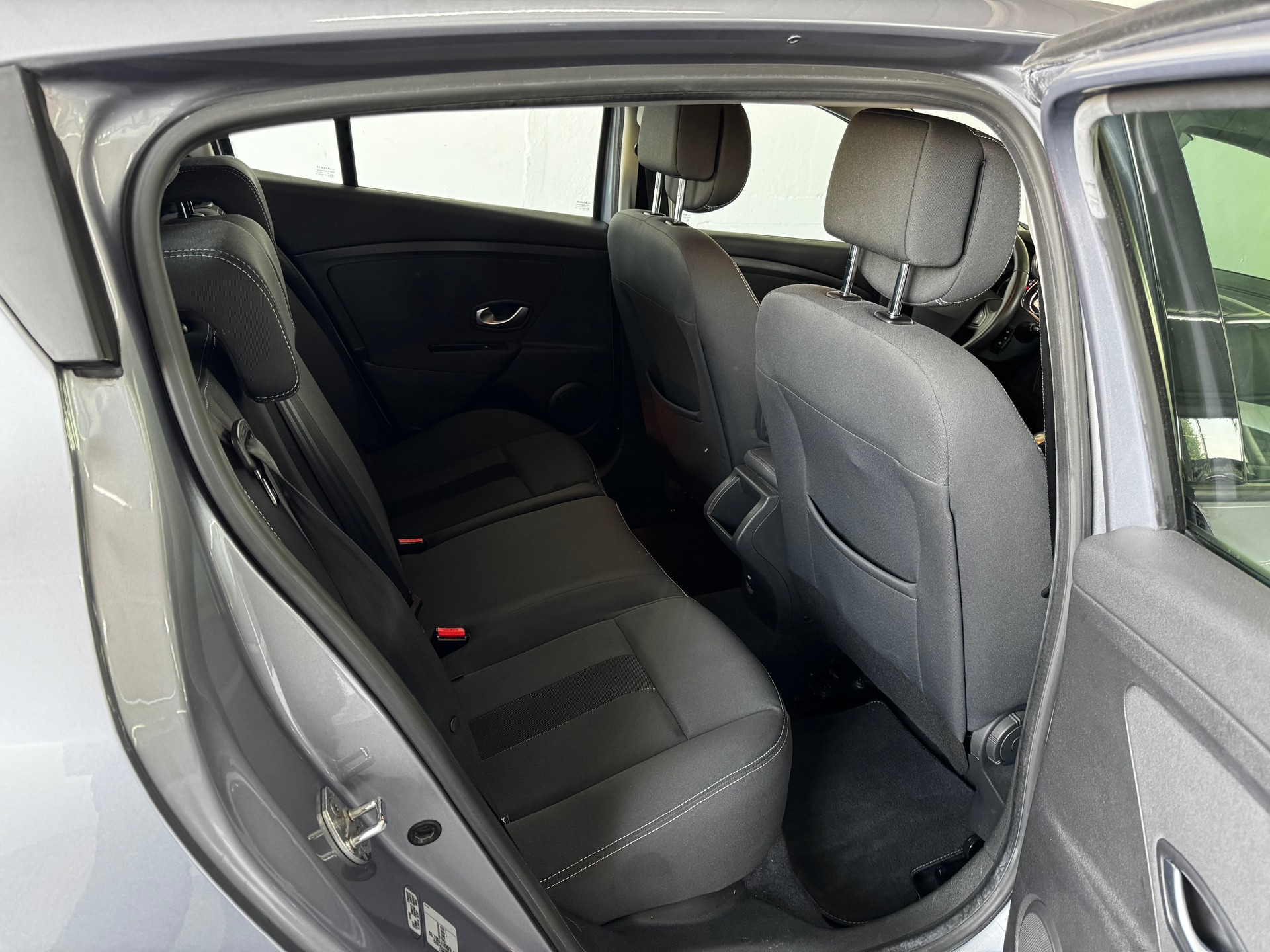 RENAULT Mégane 2.0 16V Dynamique CVT-image-20