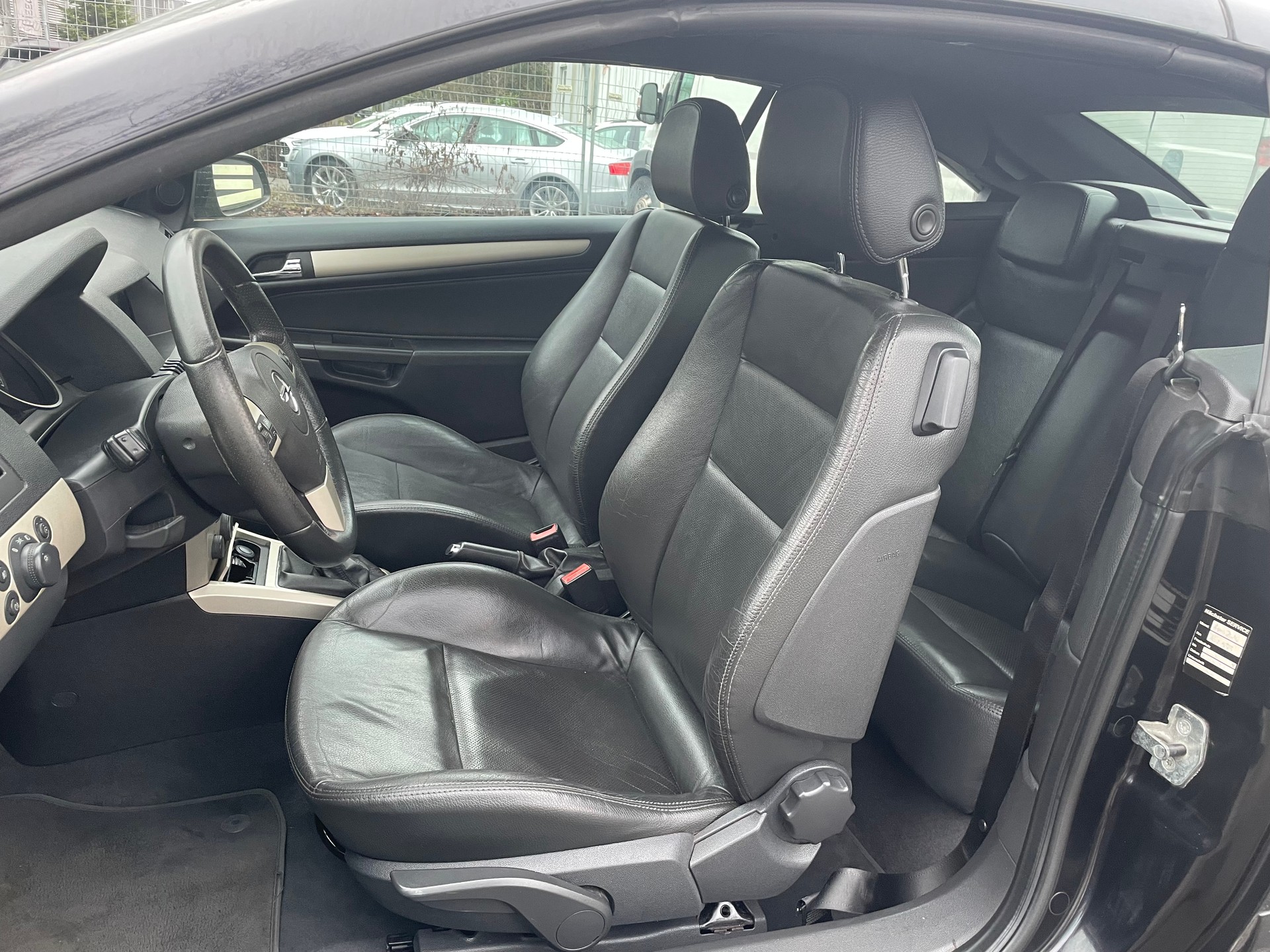 OPEL Astra TT 2.0i 16V Turbo Cosmo ** Voll-Leder ** Klimaanlage ** Letzte MFK 11.2022-image-2