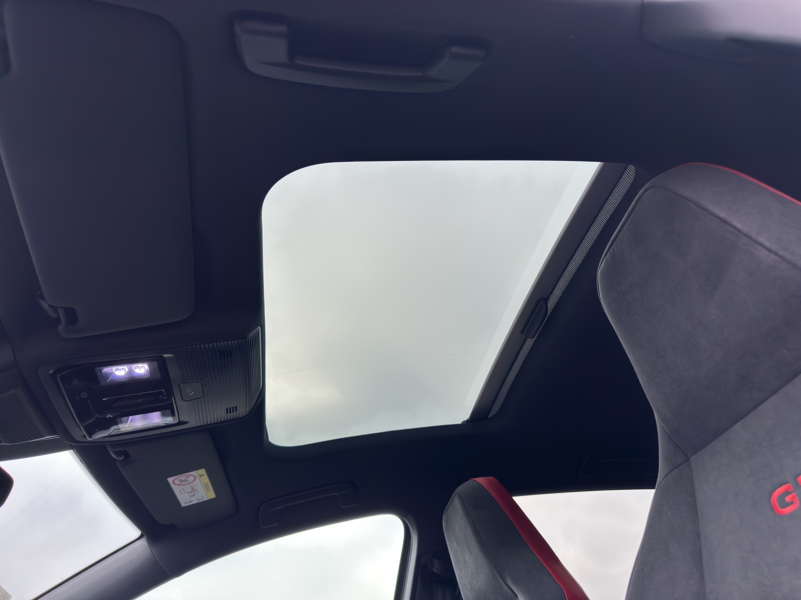 VW Golf 2.0 TSI GTI Clubsport DSG-image-13