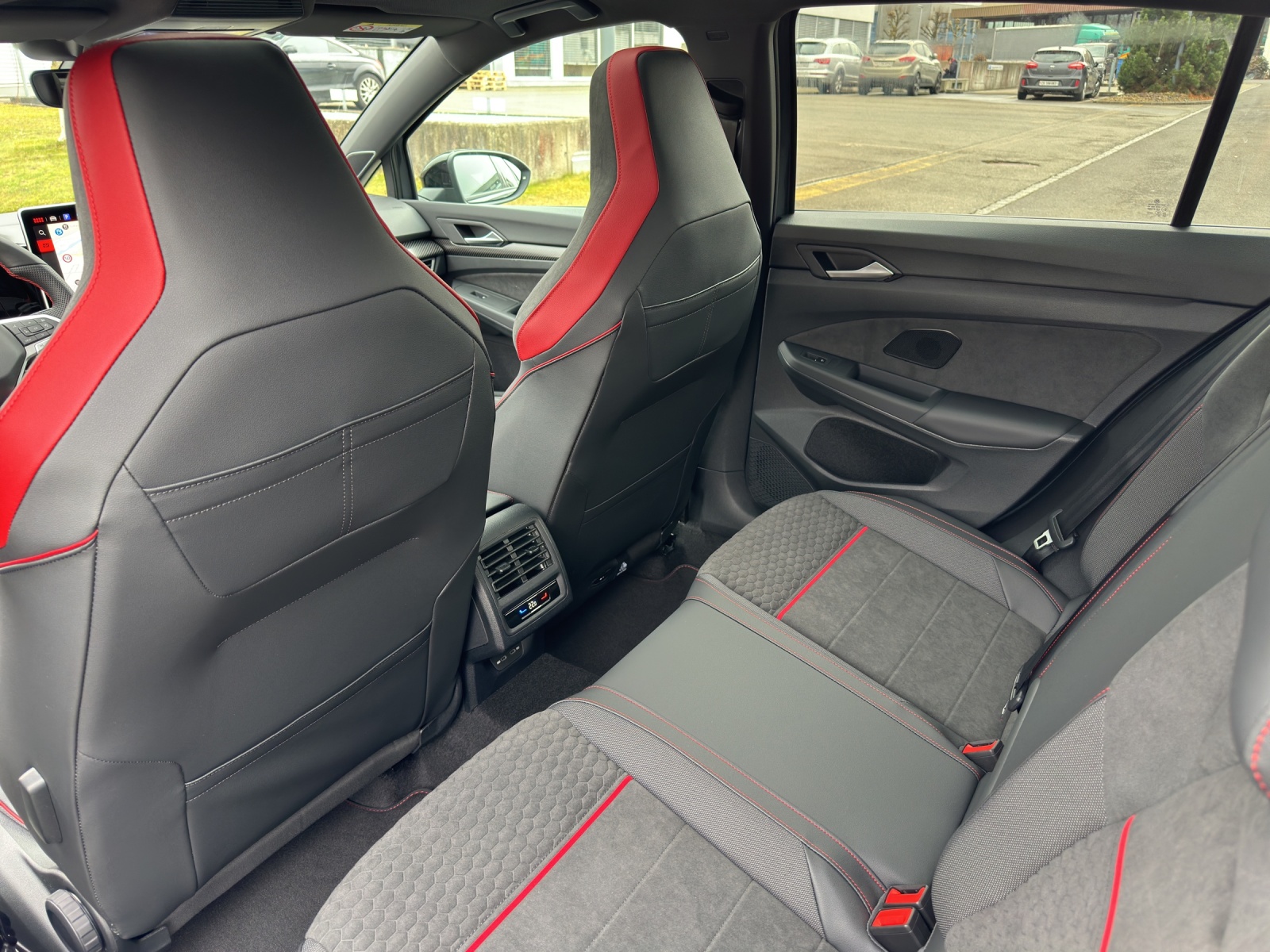 VW Golf 2.0 TSI GTI Clubsport DSG-image-19