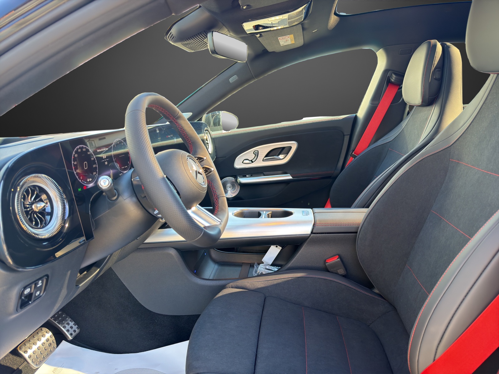 MERCEDES-BENZ CLA 200 8G-DCT 4Matic-image-9