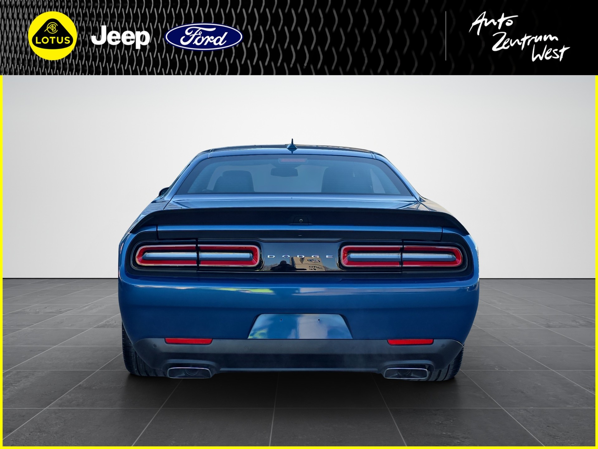 DODGE Challenger 6.4 V8 R/T ScatPack Widebody-image-3