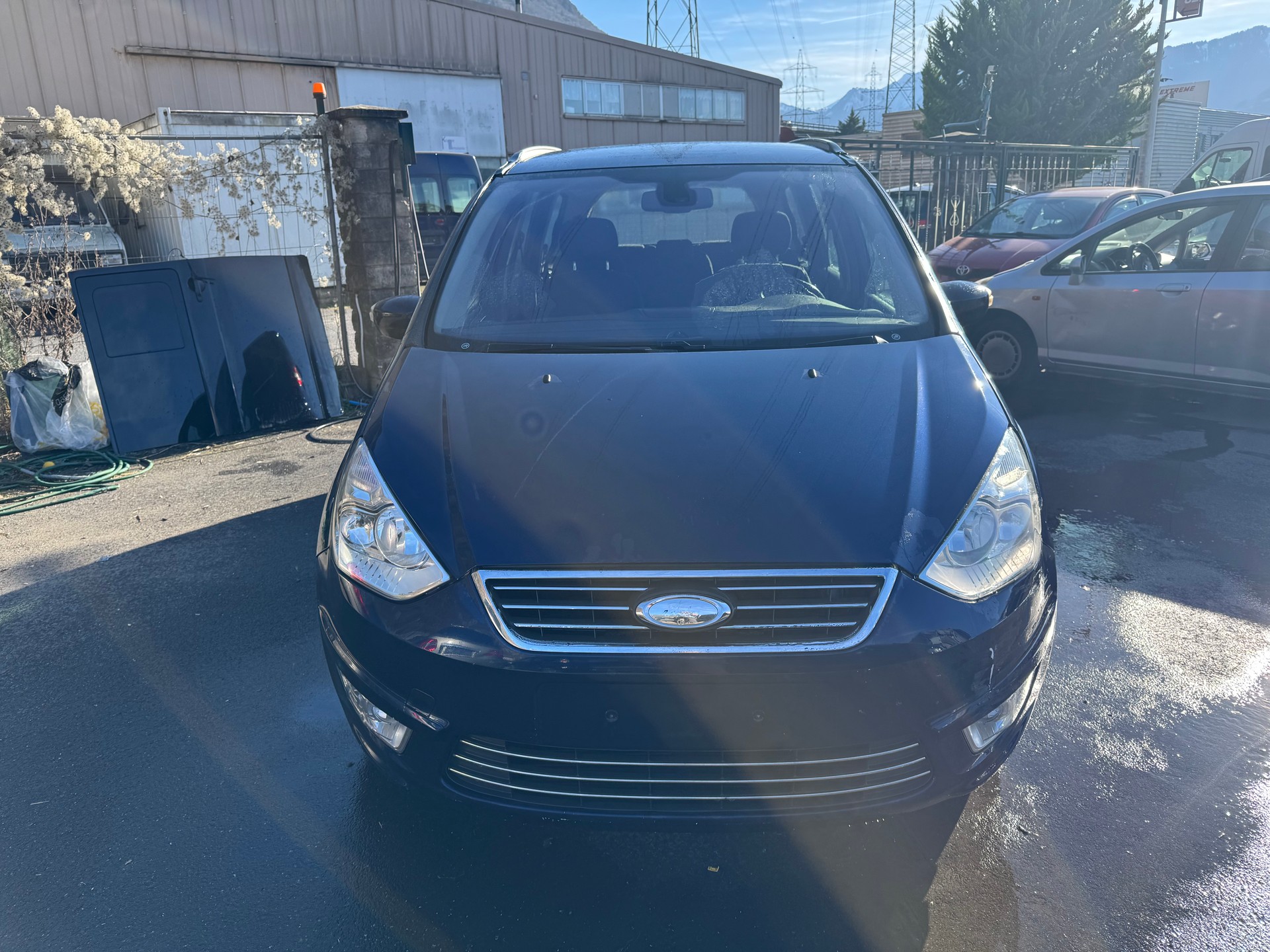 FORD Galaxy 2.0 TDCi Ghia-image-2