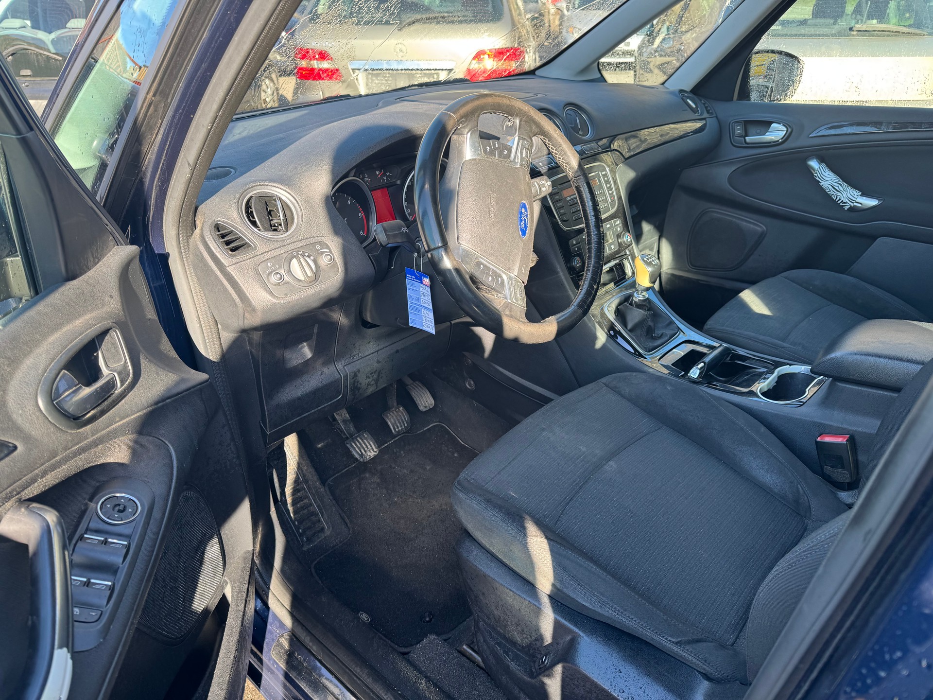 FORD Galaxy 2.0 TDCi Ghia-image-8