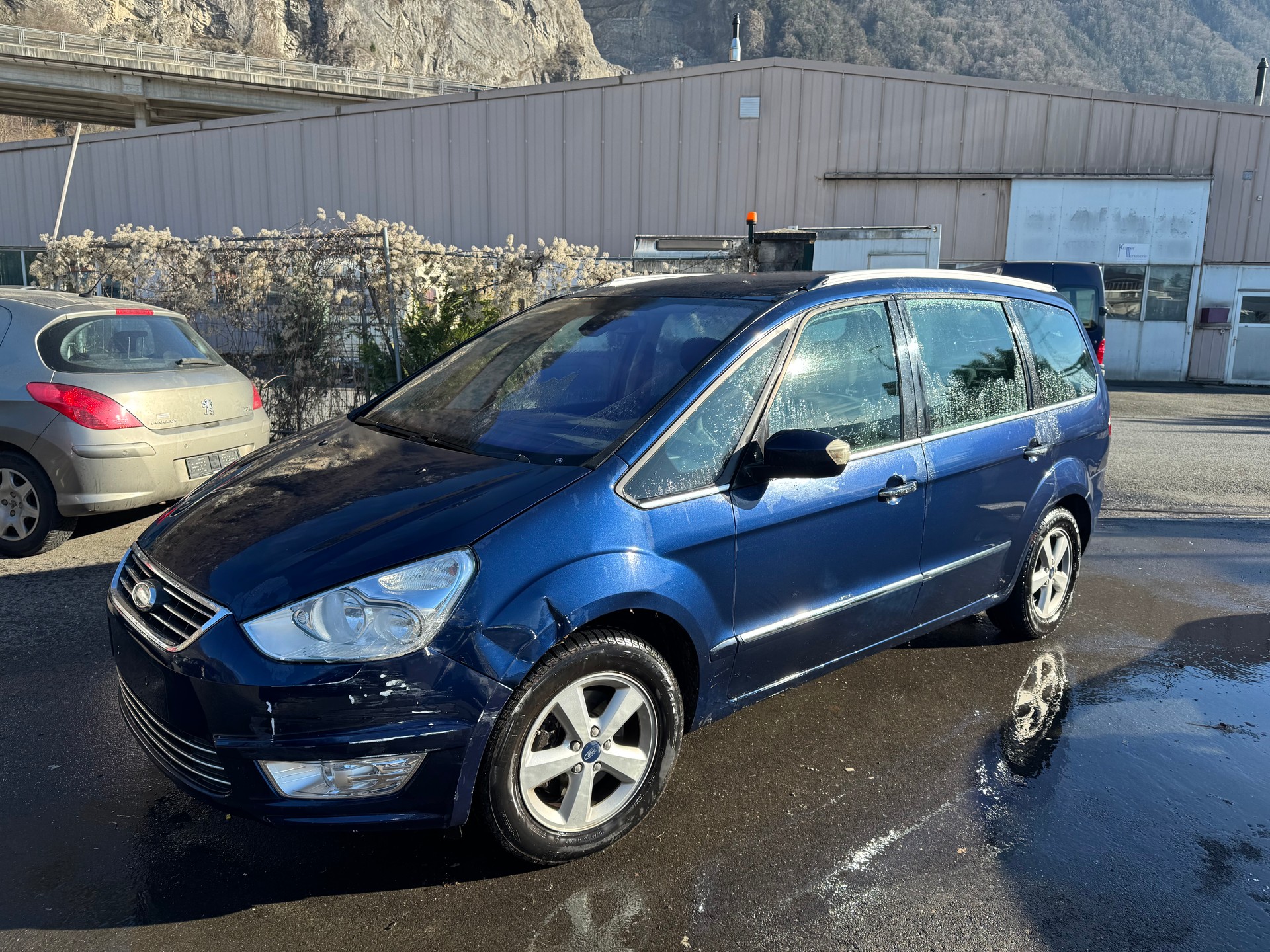 FORD Galaxy 2.0 TDCi Ghia-image-0