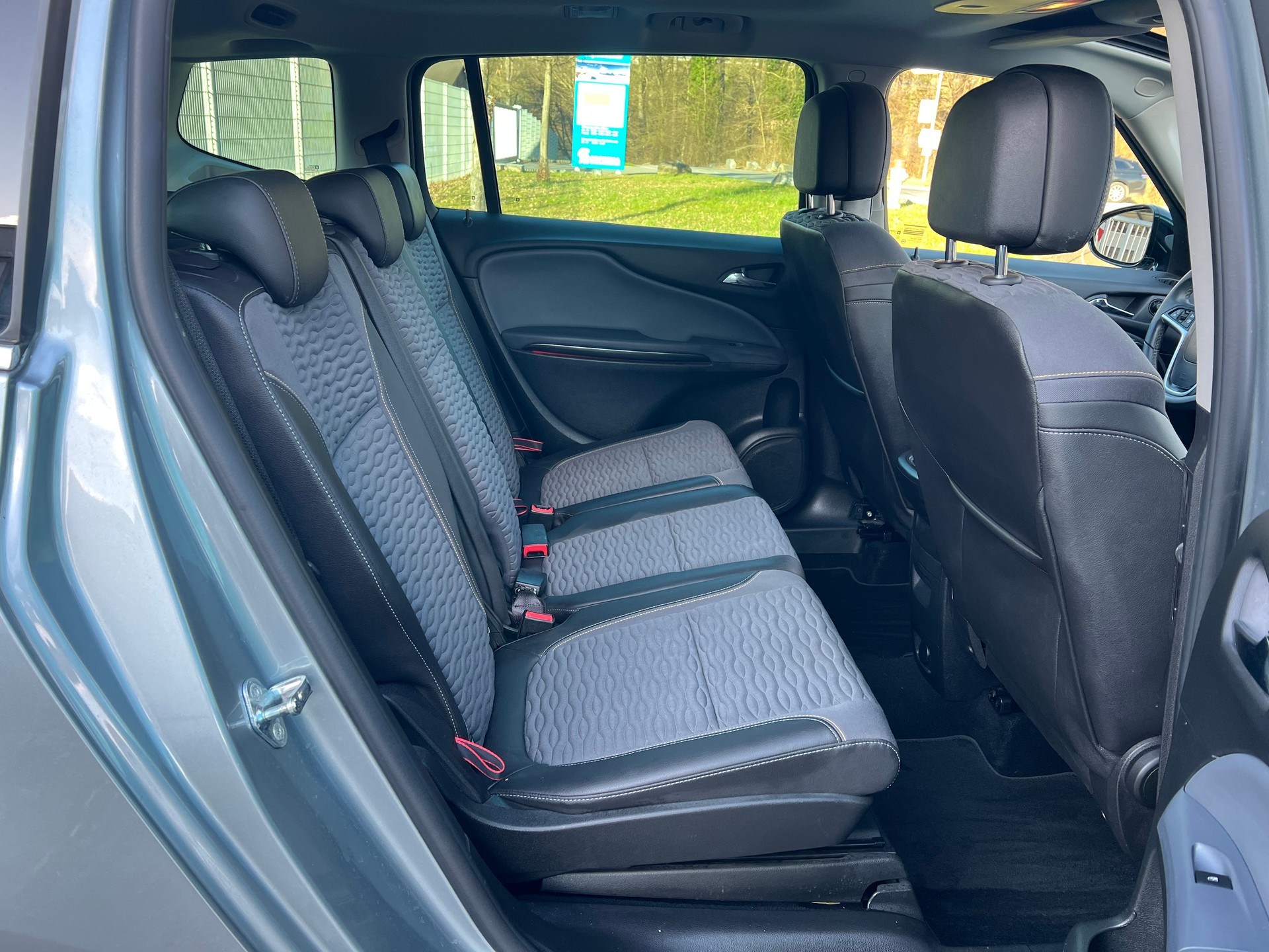 OPEL Zafira Tourer 1.6i 16V Turbo Cosmo Automatic 7-Plätzer-image-13