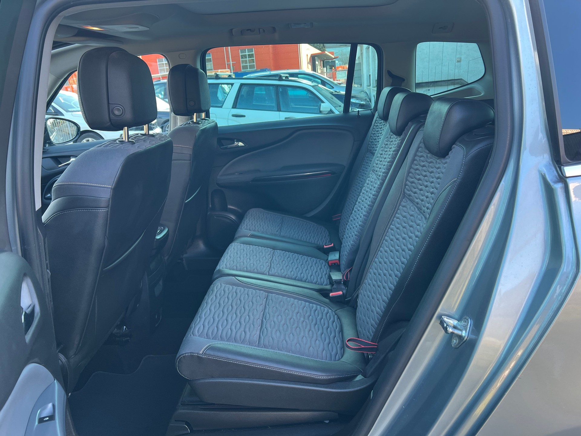 OPEL Zafira Tourer 1.6i 16V Turbo Cosmo Automatic 7-Plätzer-image-14