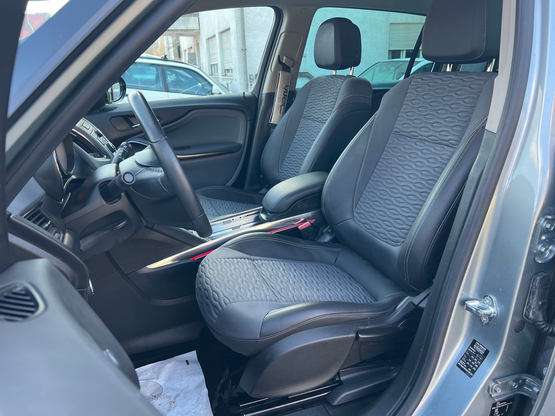 OPEL Zafira Tourer 1.6i 16V Turbo Cosmo Automatic 7-Plätzer-image-11