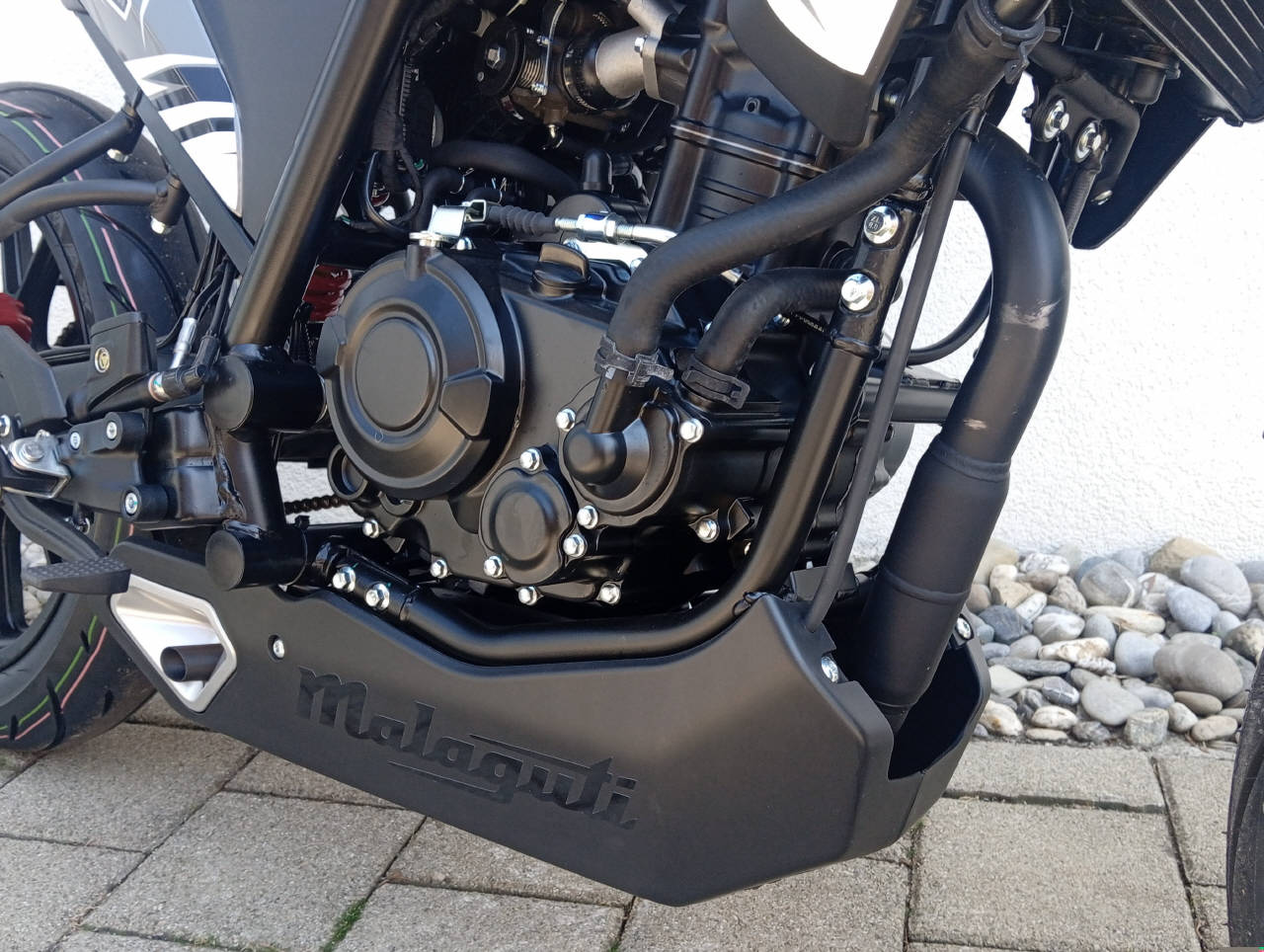 MALAGUTI Drakon 125 ABS-image-10
