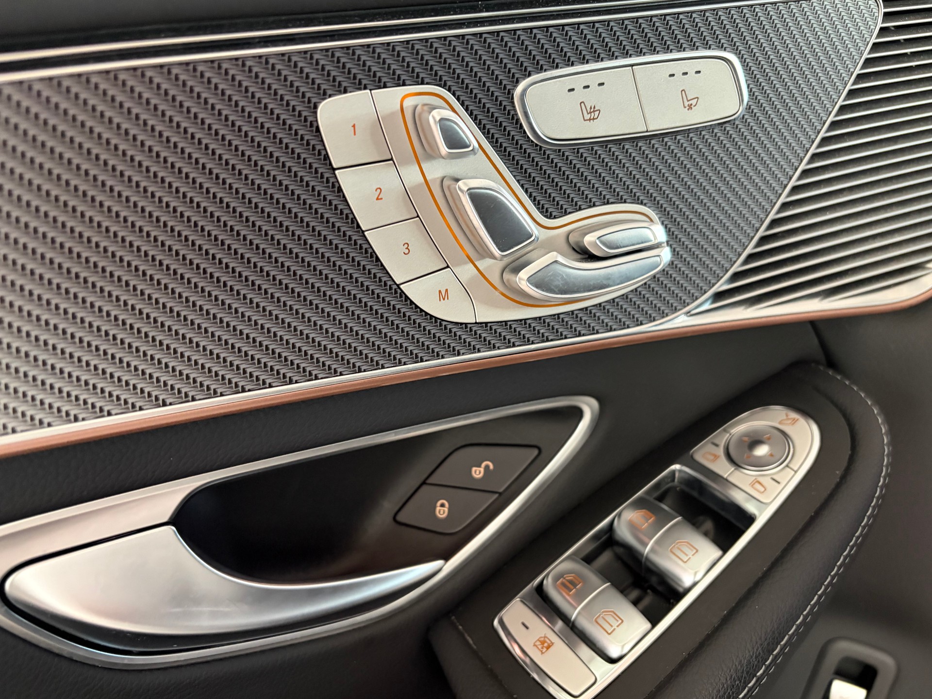 MERCEDES-BENZ EQC 400 4Matic-image-12