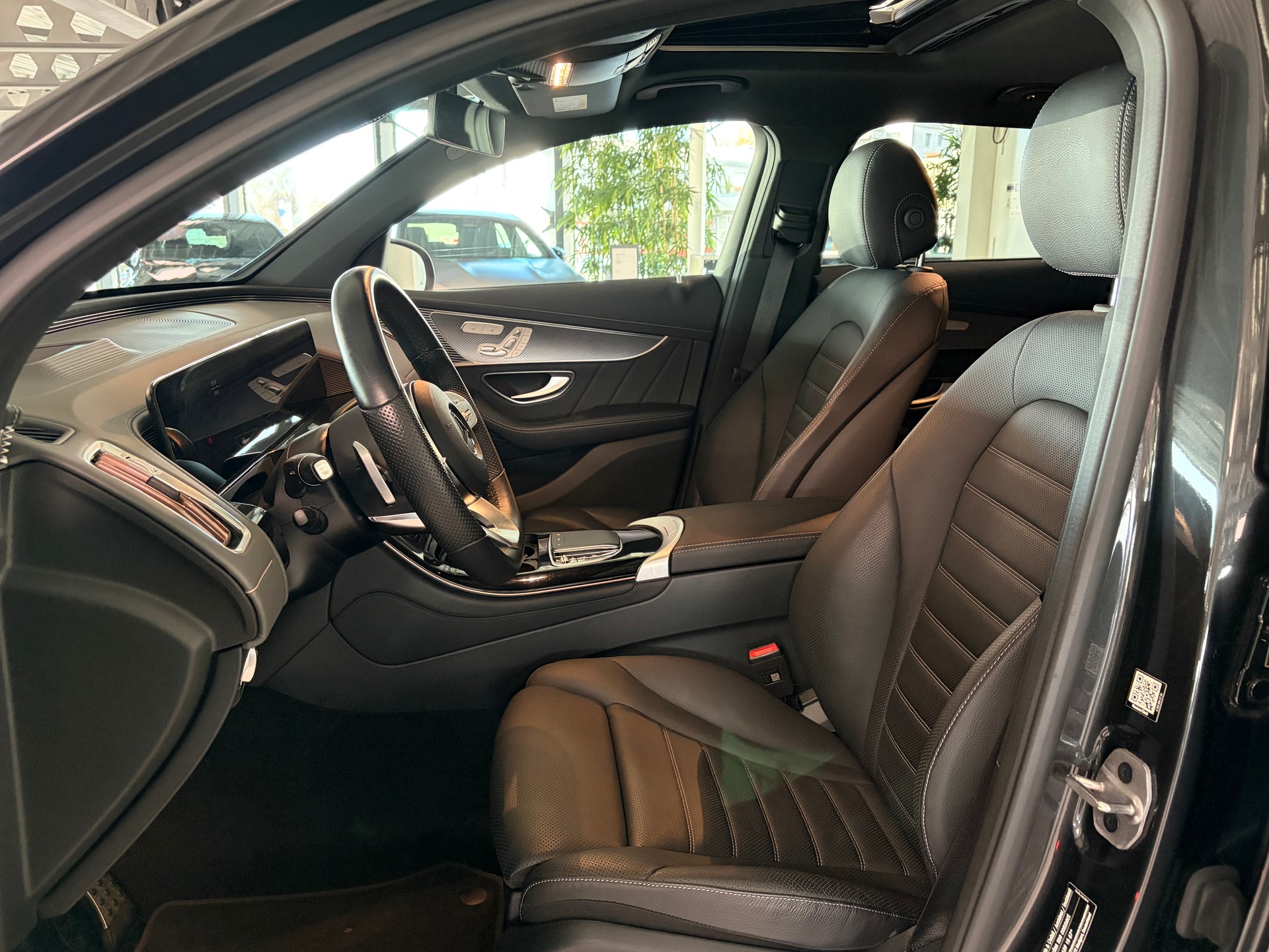 MERCEDES-BENZ EQC 400 4Matic-image-8