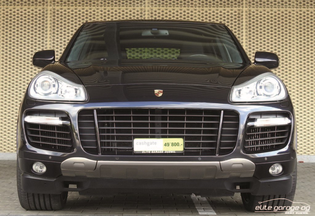 PORSCHE Cayenne Turbo-image-1