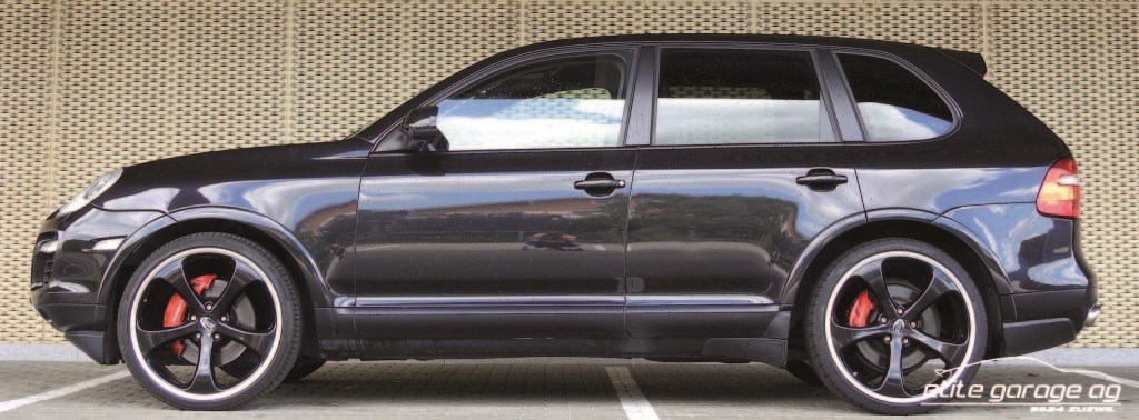 PORSCHE Cayenne Turbo-image-2