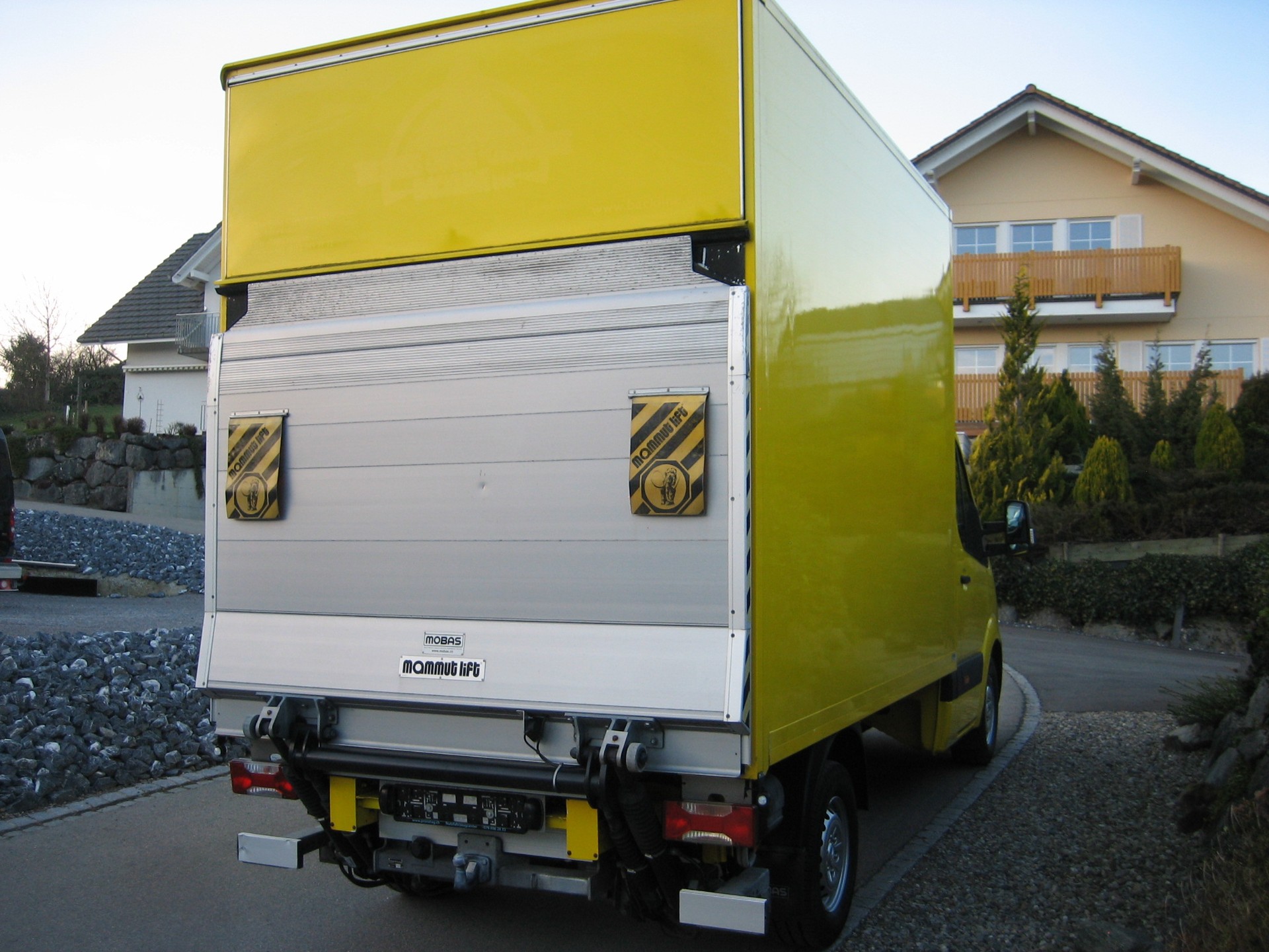 HYUNDAI H350 2.5 CRDi Amplia L2-image-1