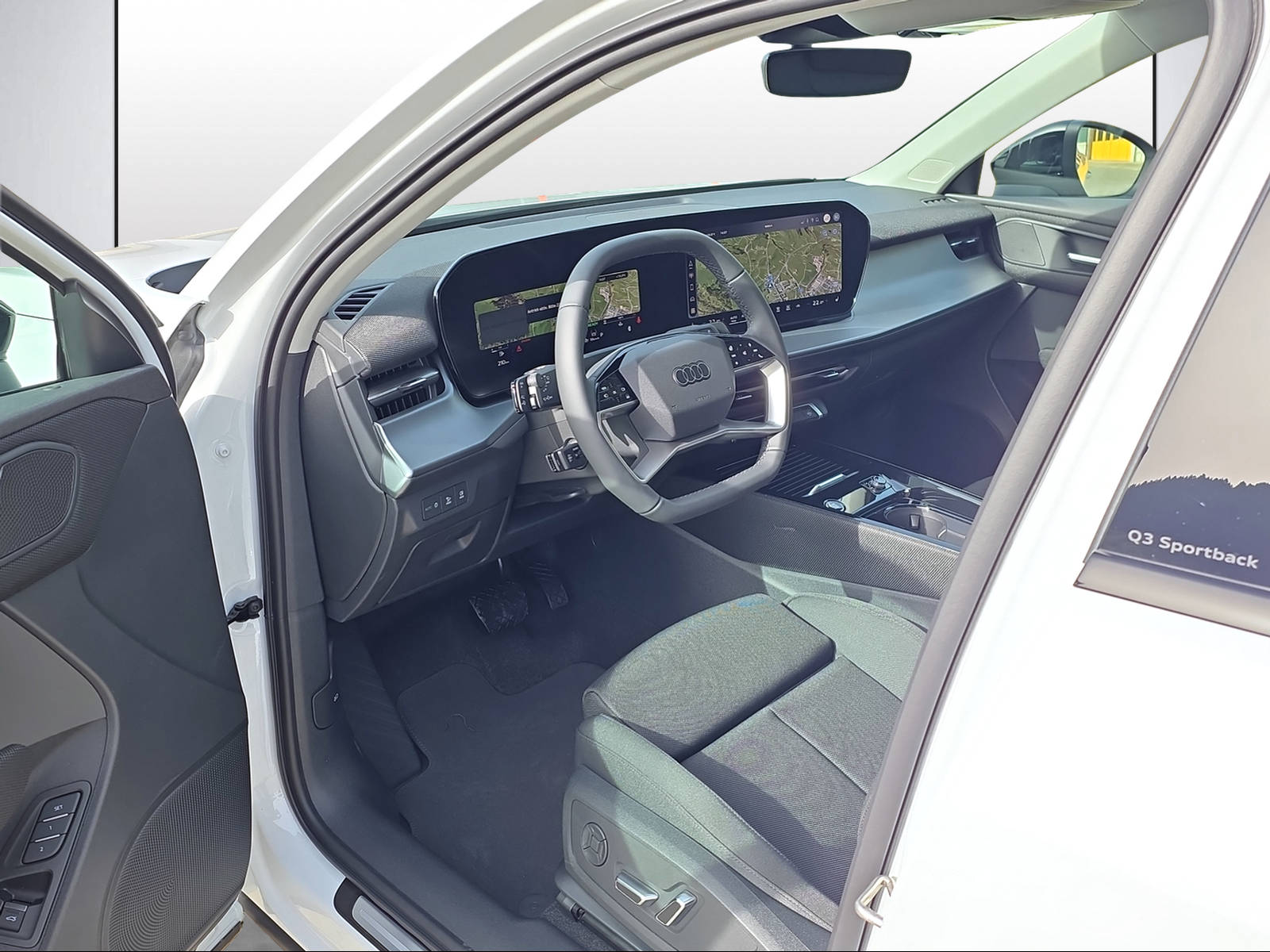 AUDI Q3 SUV TFSI quattro 150 kW S tronic-image-5