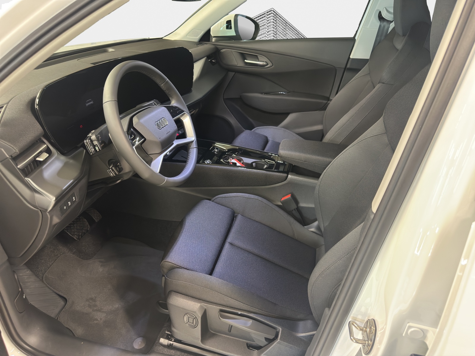 AUDI Q3 SUV 110 kW TFSI S tronic-image-9