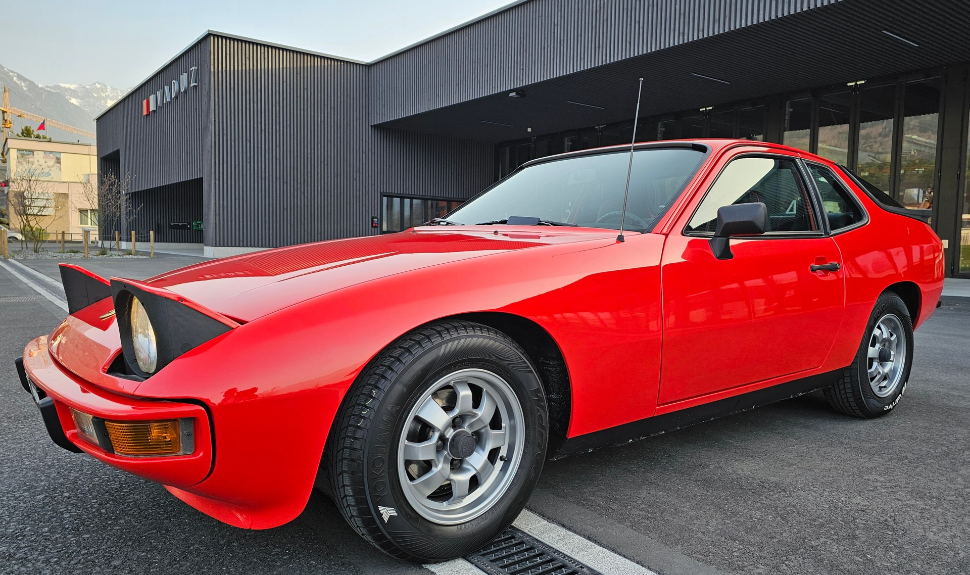 PORSCHE 924
