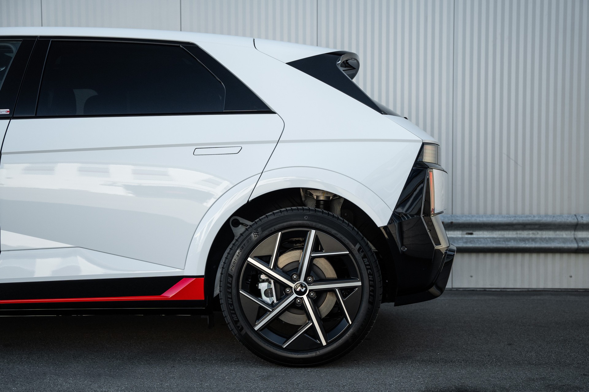 HYUNDAI Ioniq 5 N-Line 84kWh 4WD Bucher Edition-image-5