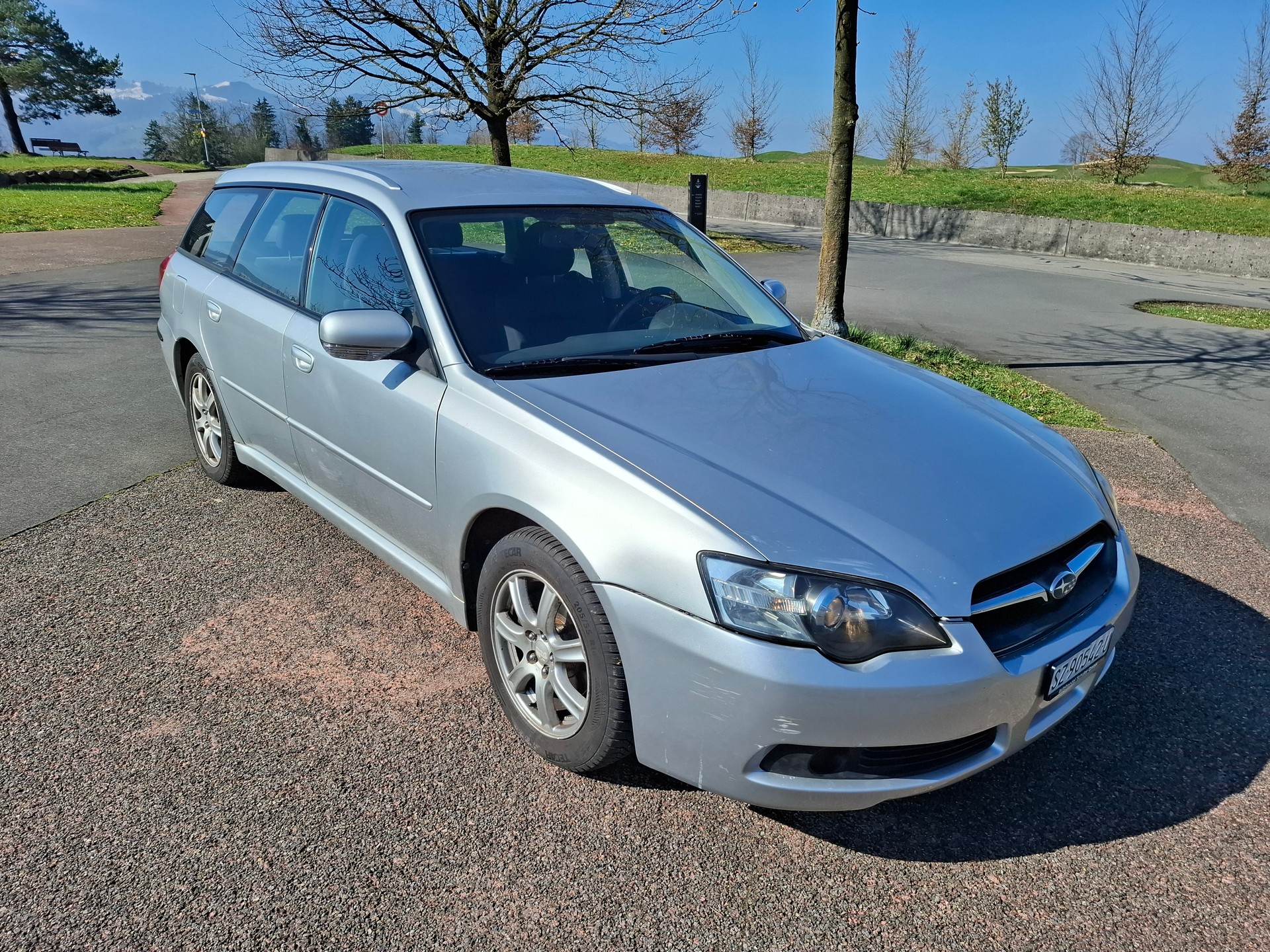 SUBARU Legacy 2.0i AWD Swiss