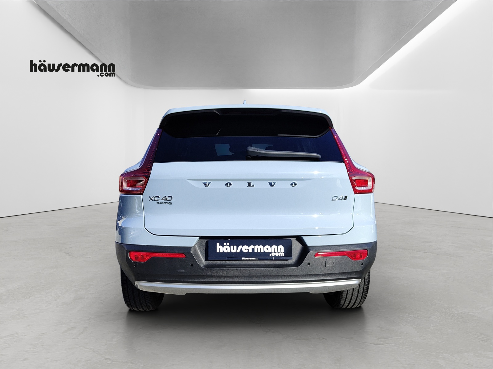VOLVO XC40 2.0 D4 Momentum AWD-image-12