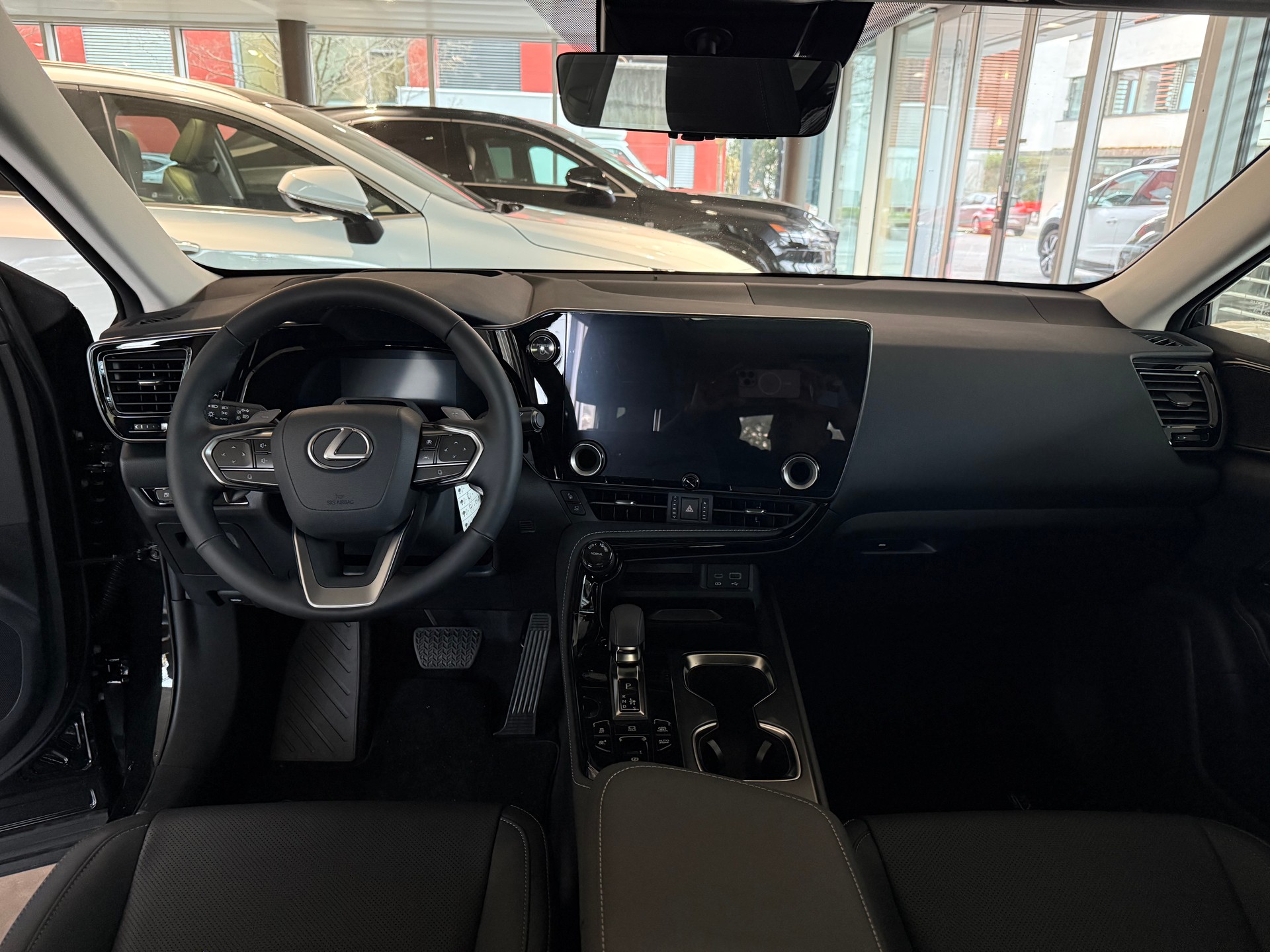LEXUS NX 450h+ E-FOUR Excellence-image-8