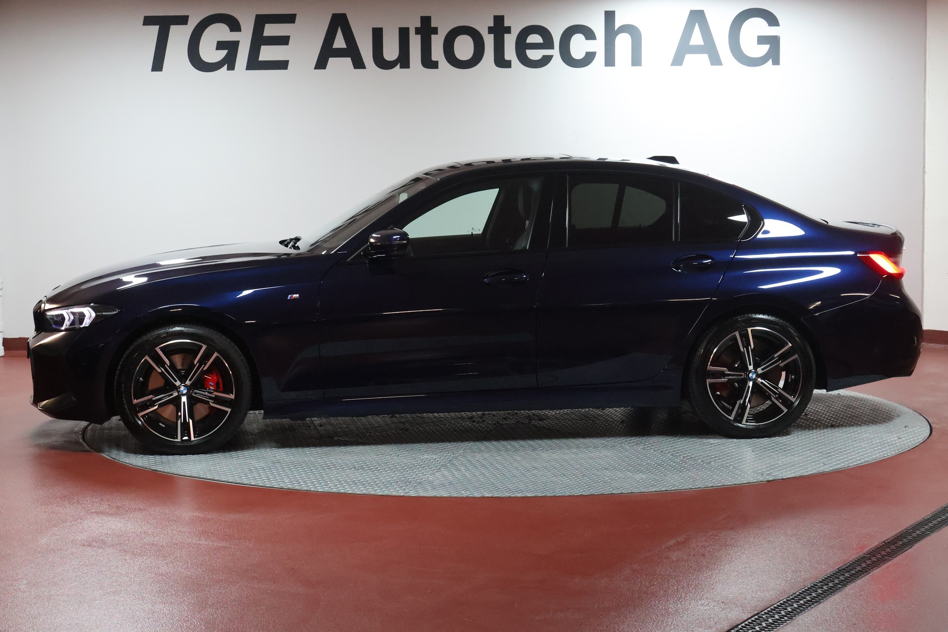 BMW 320d xDrive 48V Steptronic M Sport Pro-image-4