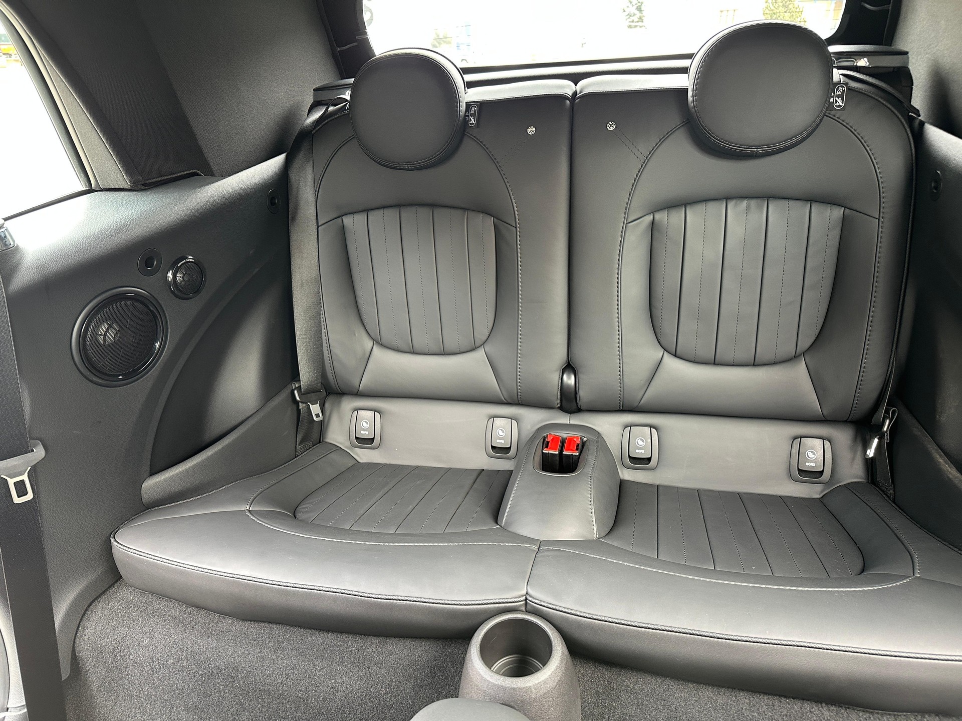 MINI Cabrio F57 2.0i Cooper S-image-4