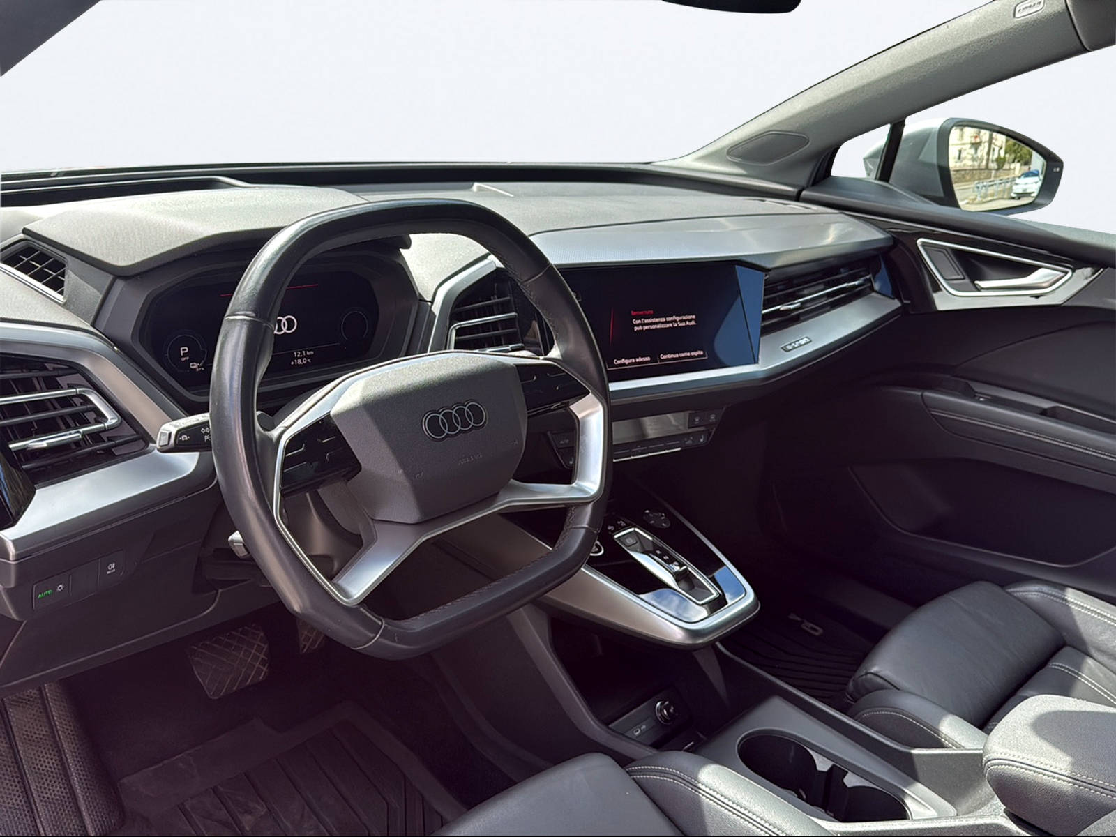 AUDI Q4 e-tron 50 quattro-image-10