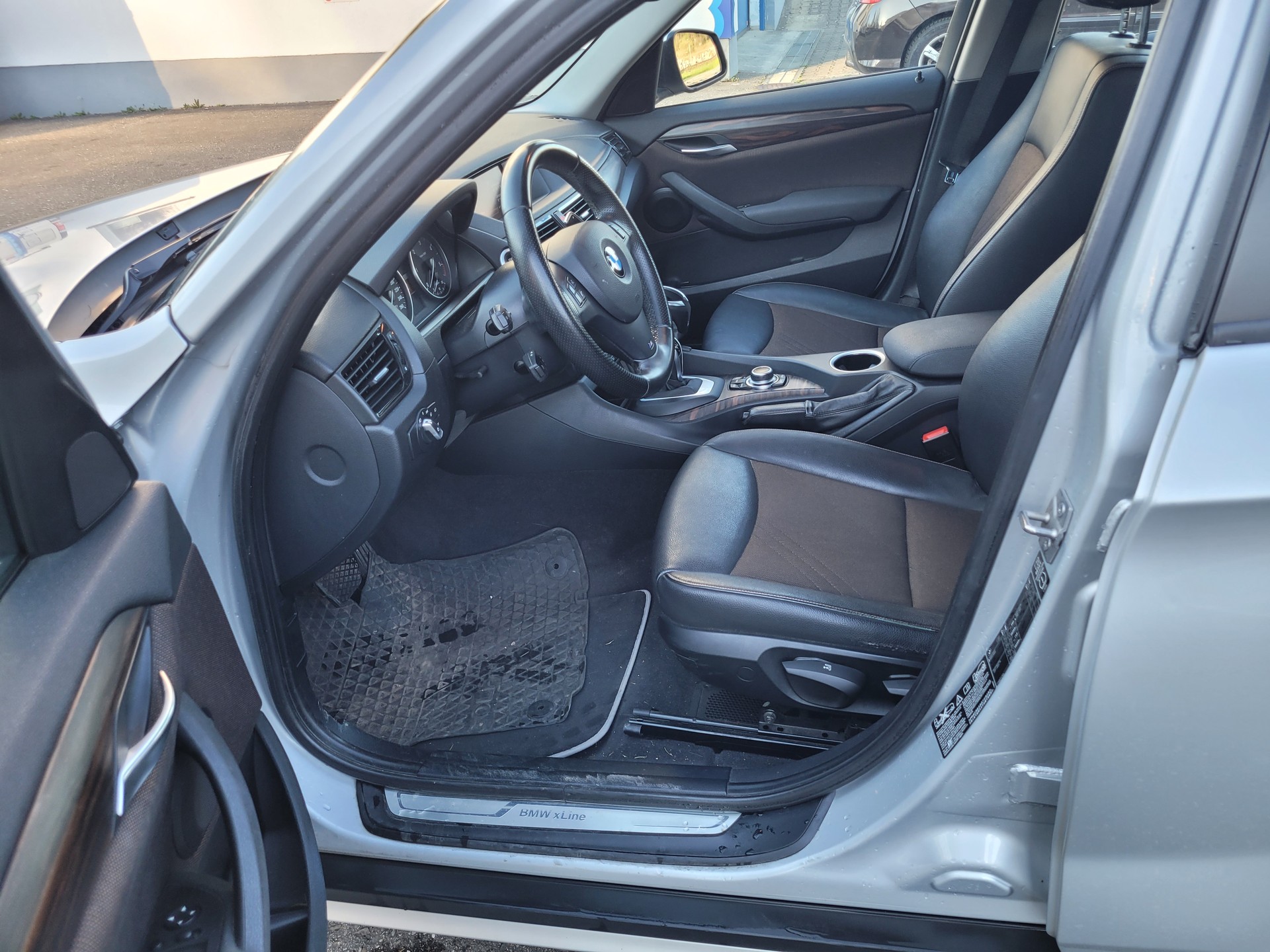 BMW X1 xDrive 20d xLine Steptronic-image-12